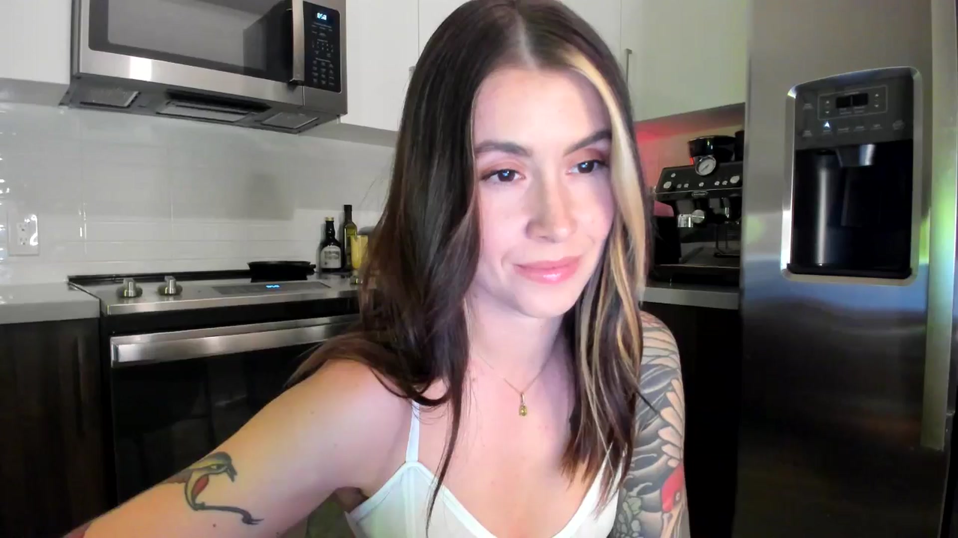 Gallery image thumbnail from ImperialKiss's myfreecams stream on, 06/30/2024, 05:52 image 6 of 20