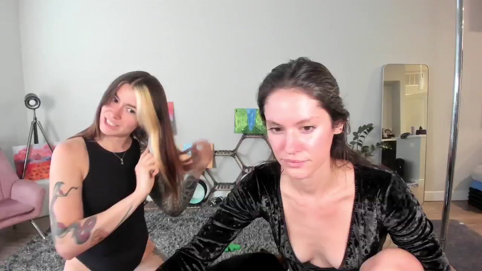Gallery image thumbnail from ImperialKiss's myfreecams stream on, 09/16/2024, 24:52 image 5 of 20