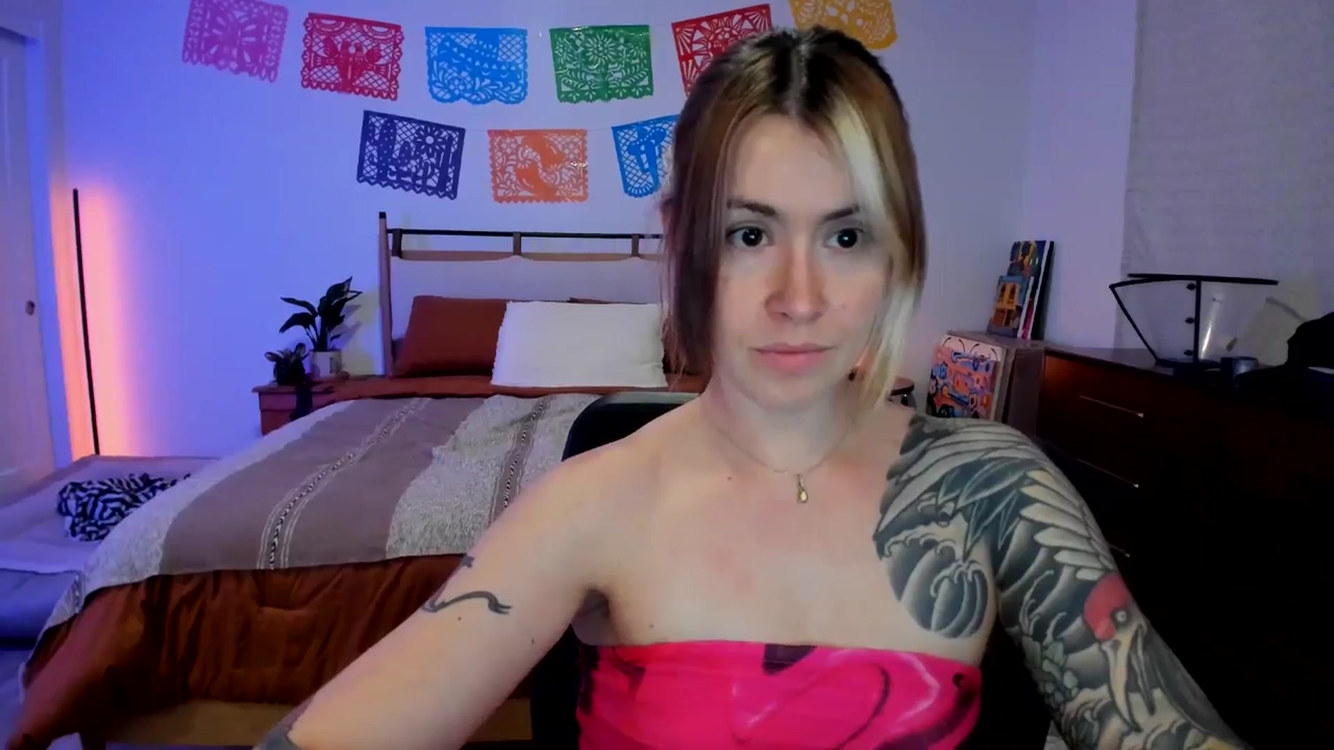Gallery image thumbnail from ImperialKiss's myfreecams stream on, 05/06/2025, 06:23 image 12 of 20
