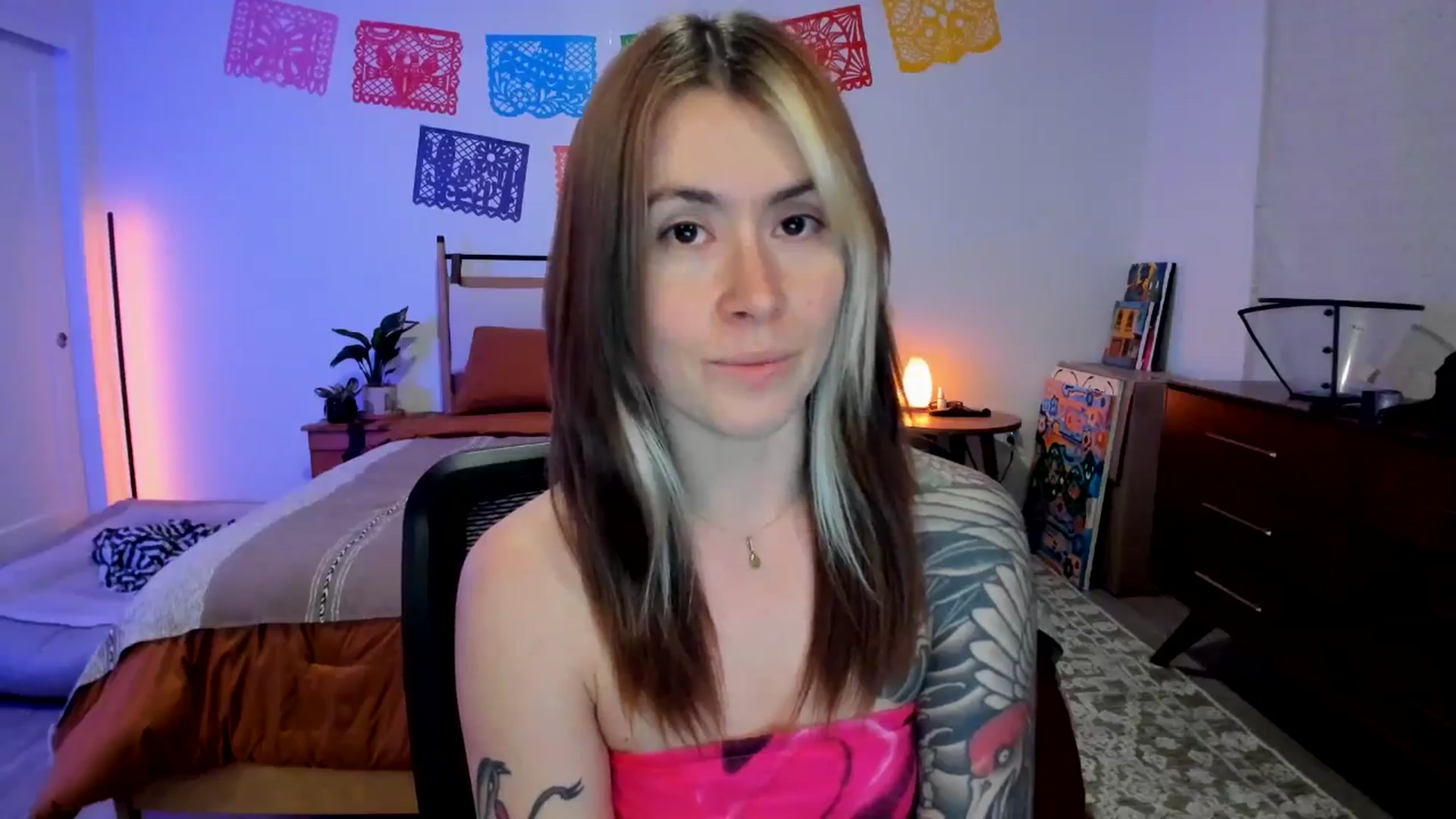 Gallery image thumbnail from ImperialKiss's myfreecams stream on, 05/06/2025, 06:23 image 8 of 20