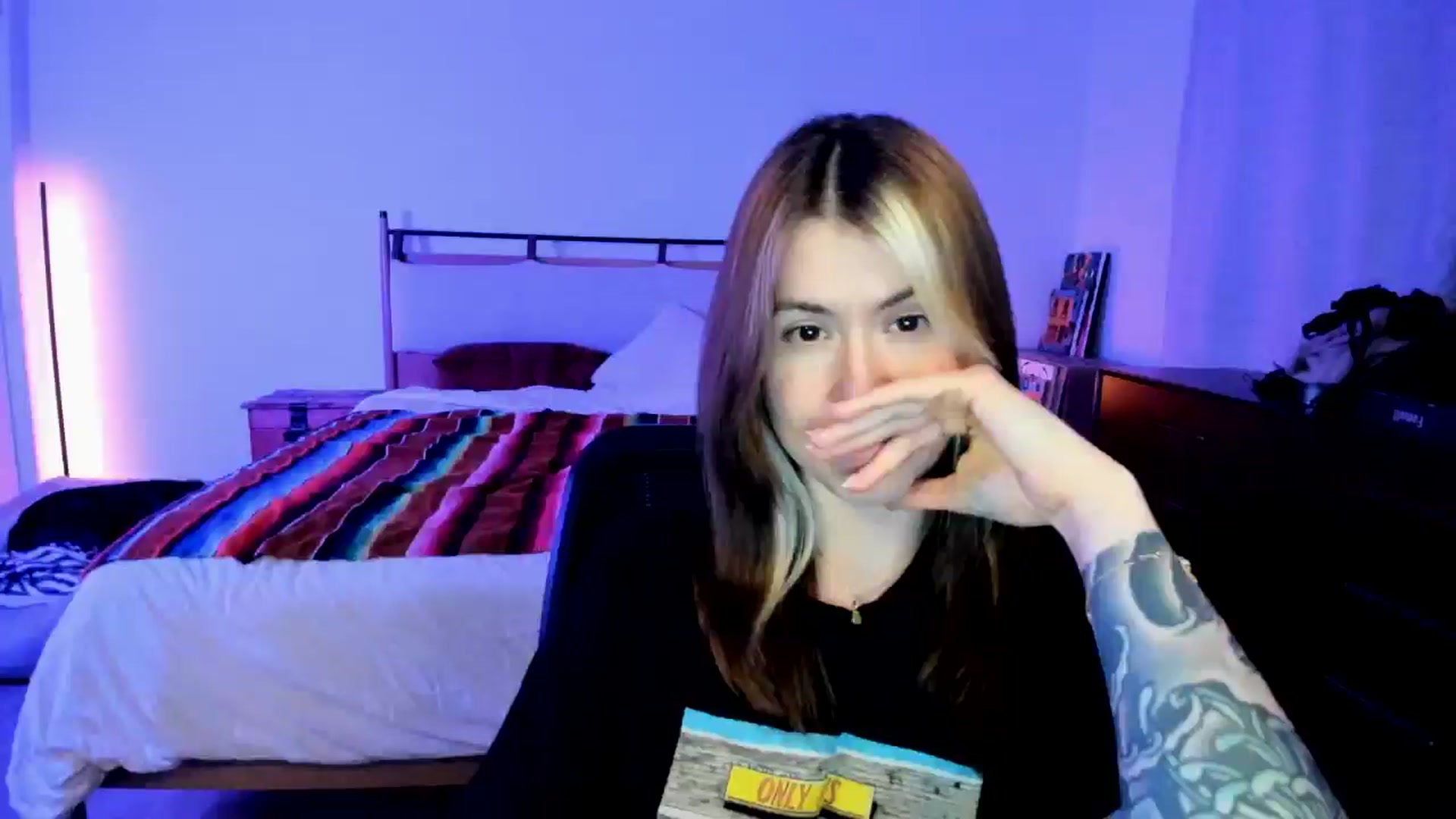 Gallery image thumbnail from ImperialKiss's myfreecams stream on, 05/08/2025, 06:57 image 15 of 20
