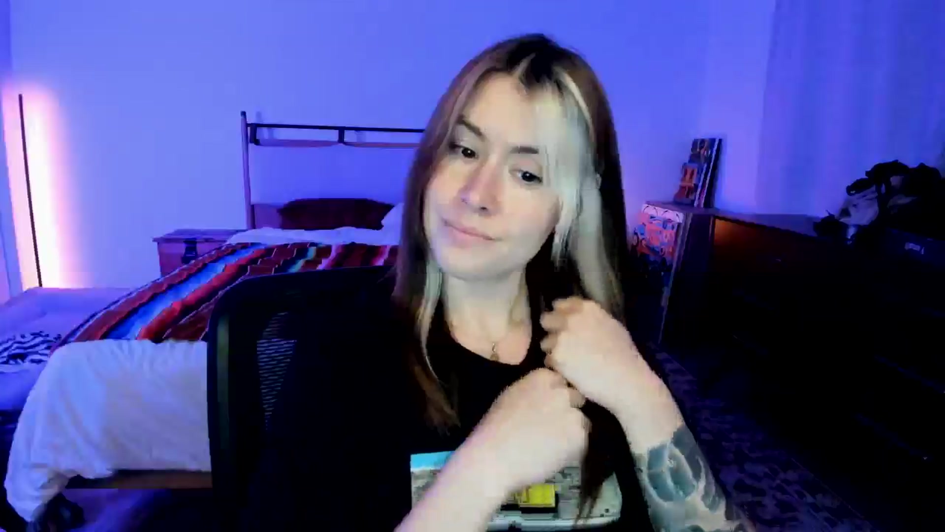 Gallery image thumbnail from ImperialKiss's myfreecams stream on, 05/08/2025, 06:57 image 12 of 20