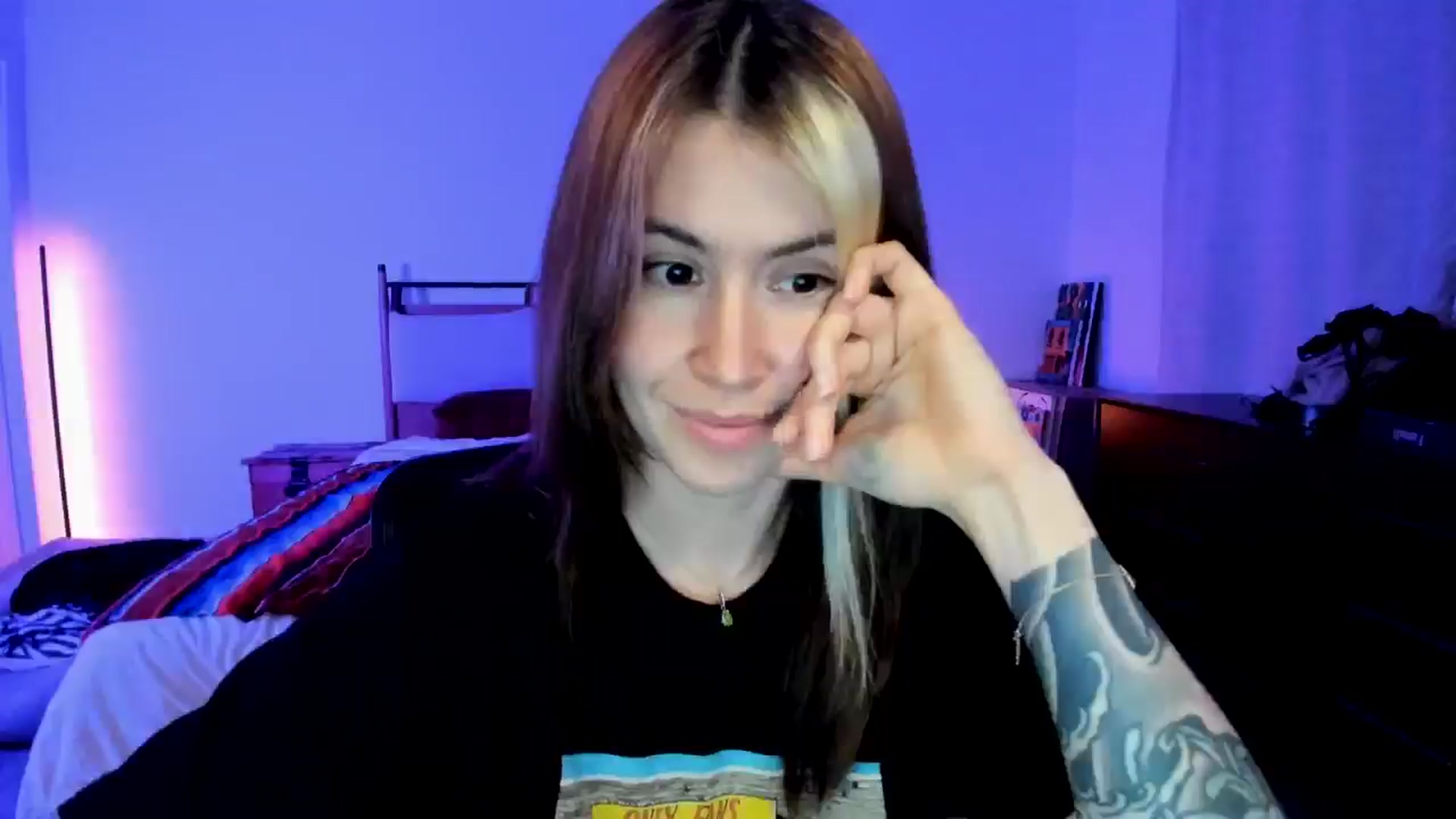 Gallery image thumbnail from ImperialKiss's myfreecams stream on, 05/08/2025, 06:57 image 16 of 20