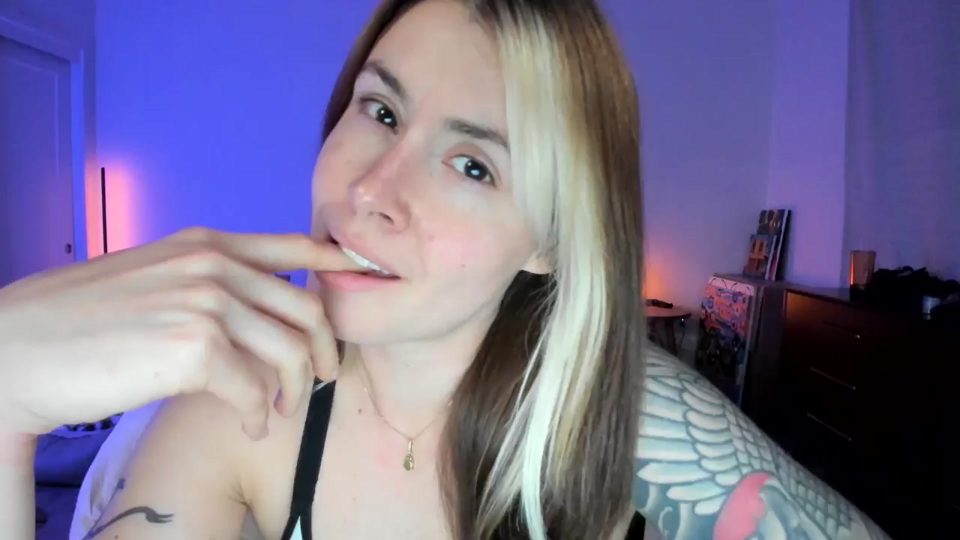Gallery image thumbnail from ImperialKiss's myfreecams stream on, 05/13/2025, 05:51 image 11 of 20