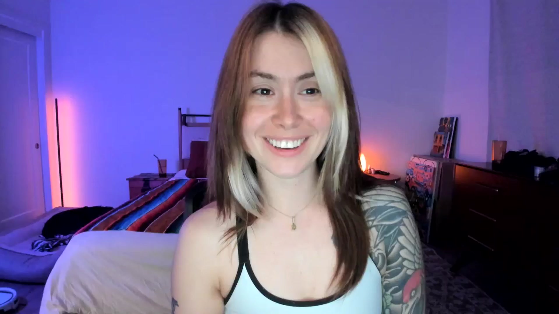 Gallery image thumbnail from ImperialKiss's myfreecams stream on, 05/13/2025, 05:51 image 17 of 20