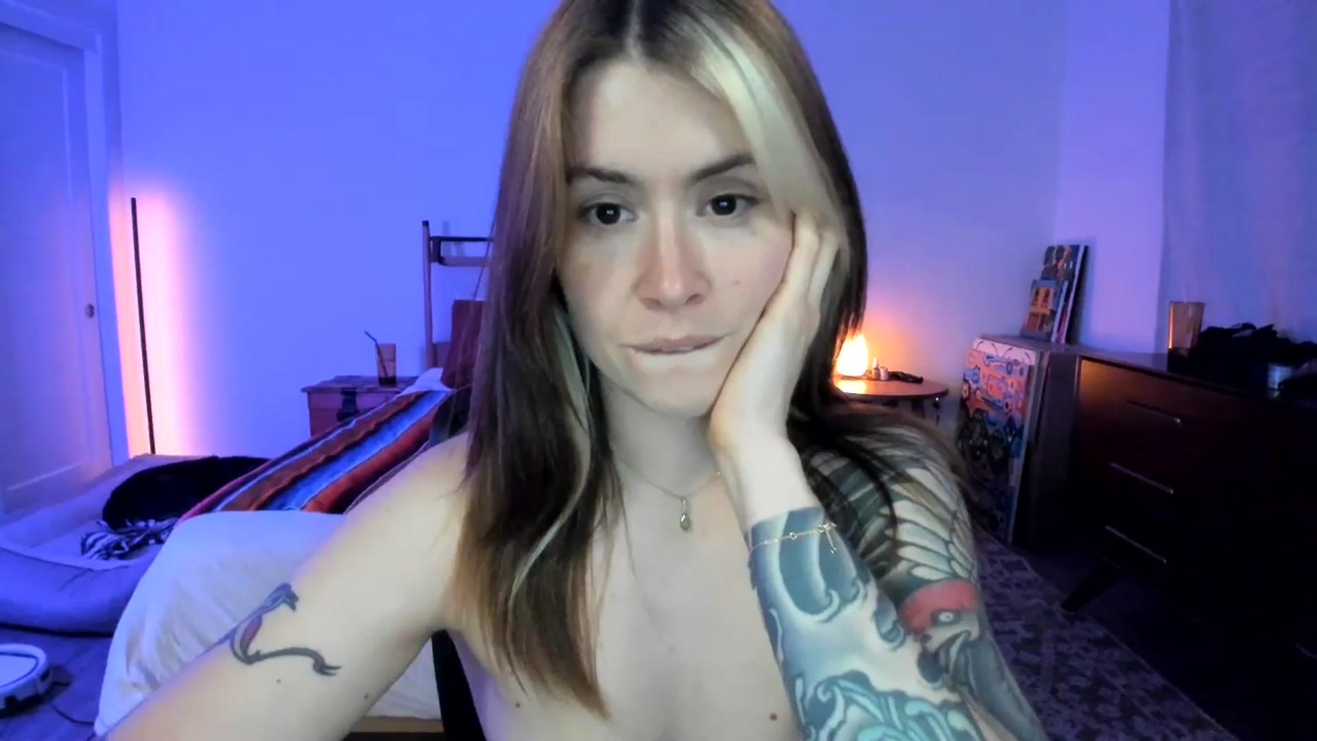 Gallery image thumbnail from ImperialKiss's myfreecams stream on, 05/13/2025, 06:08 image 17 of 20