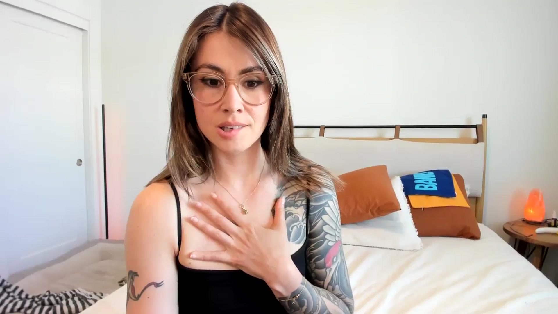 Gallery image thumbnail from ImperialKiss's myfreecams stream on, 05/19/2025, 24:10 image 16 of 20
