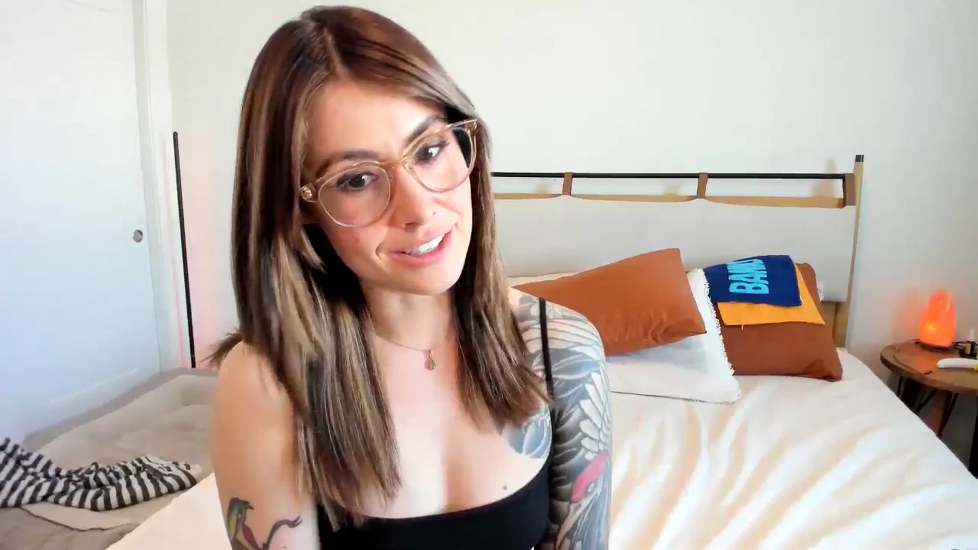 Gallery image thumbnail from ImperialKiss's myfreecams stream on, 05/19/2025, 02:20 image 6 of 20