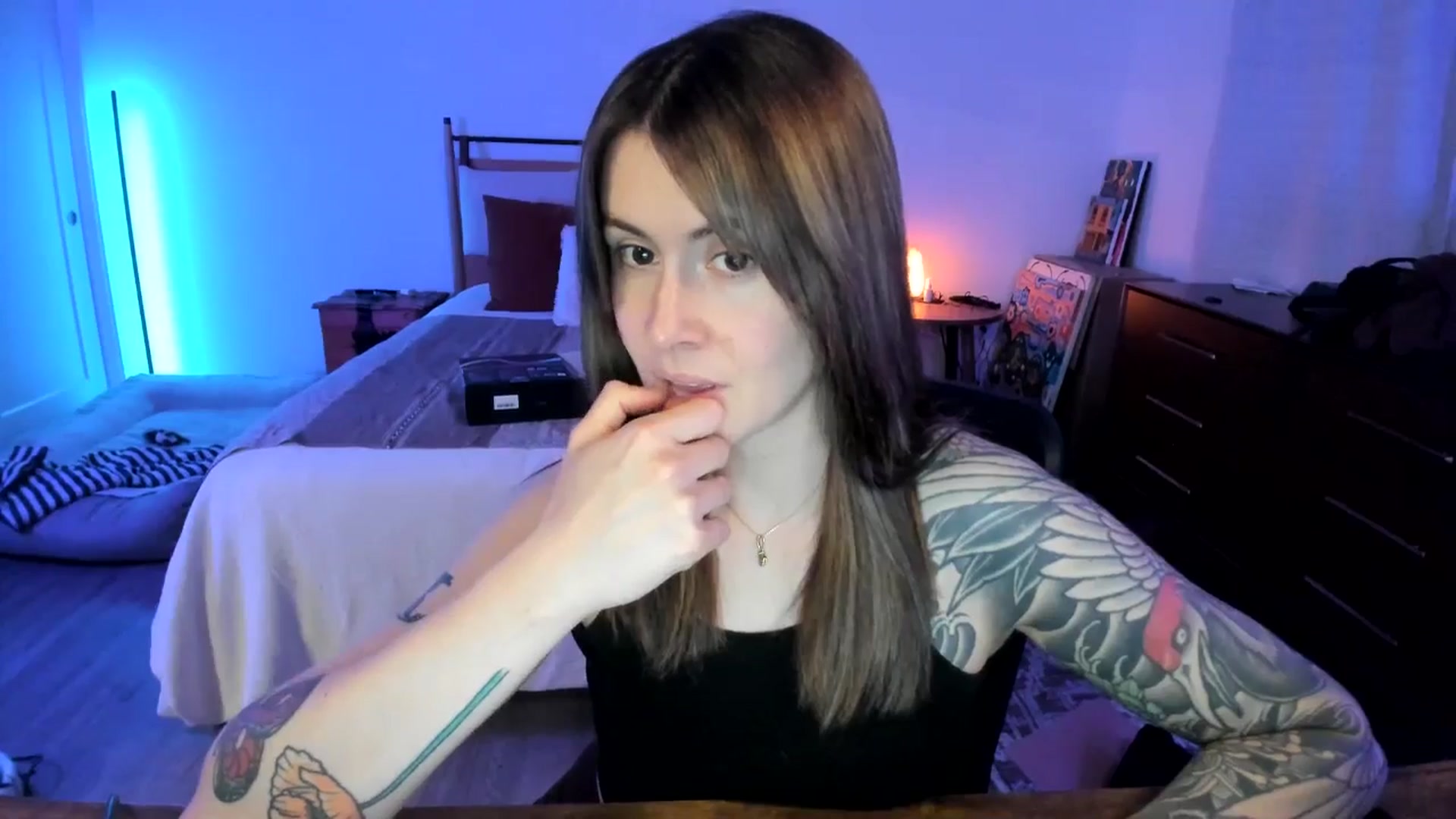 Gallery image thumbnail from ImperialKiss's myfreecams stream on, 05/20/2025, 05:53 image 9 of 20