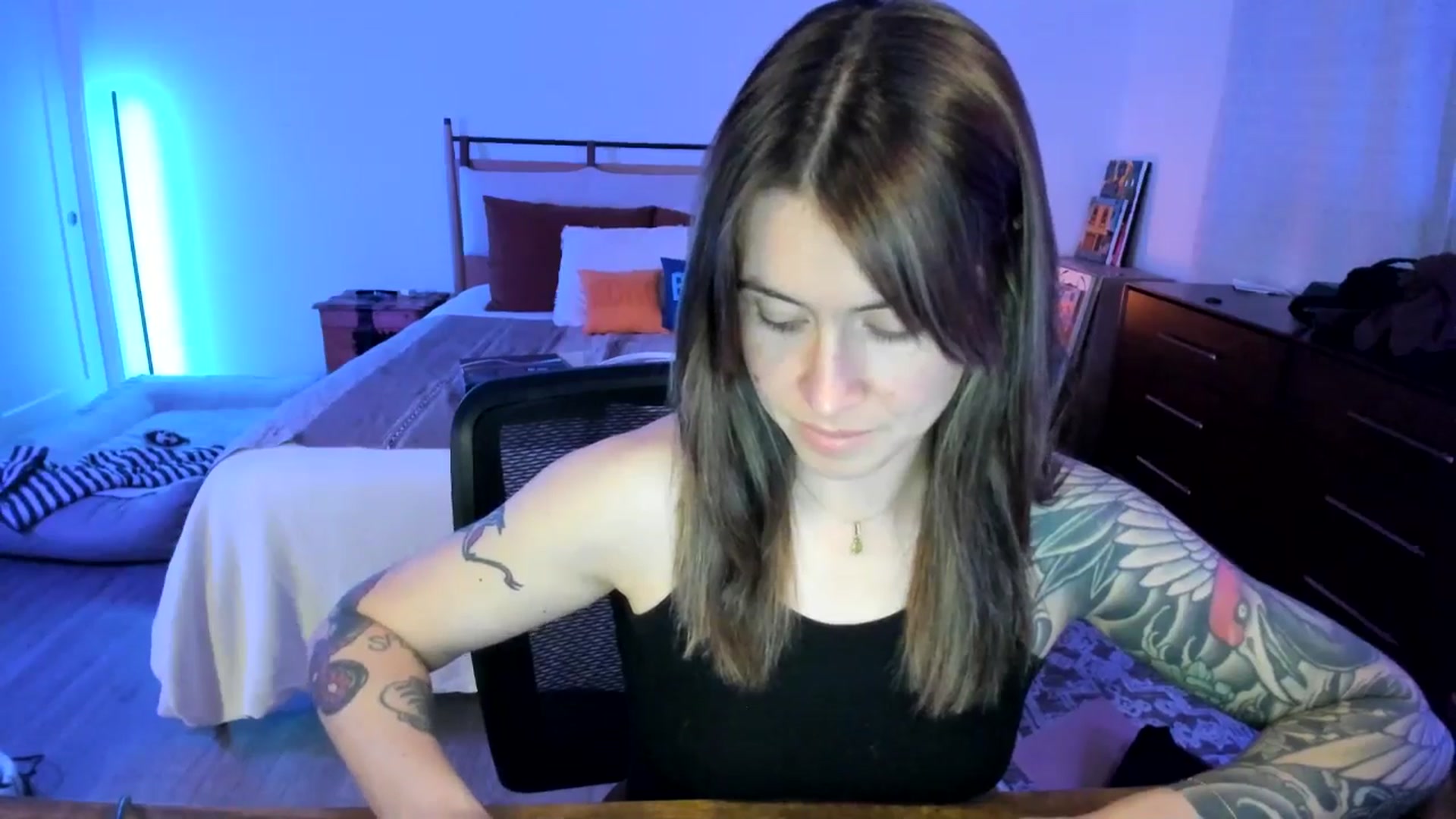 Gallery image thumbnail from ImperialKiss's myfreecams stream on, 05/20/2025, 05:53 image 10 of 20