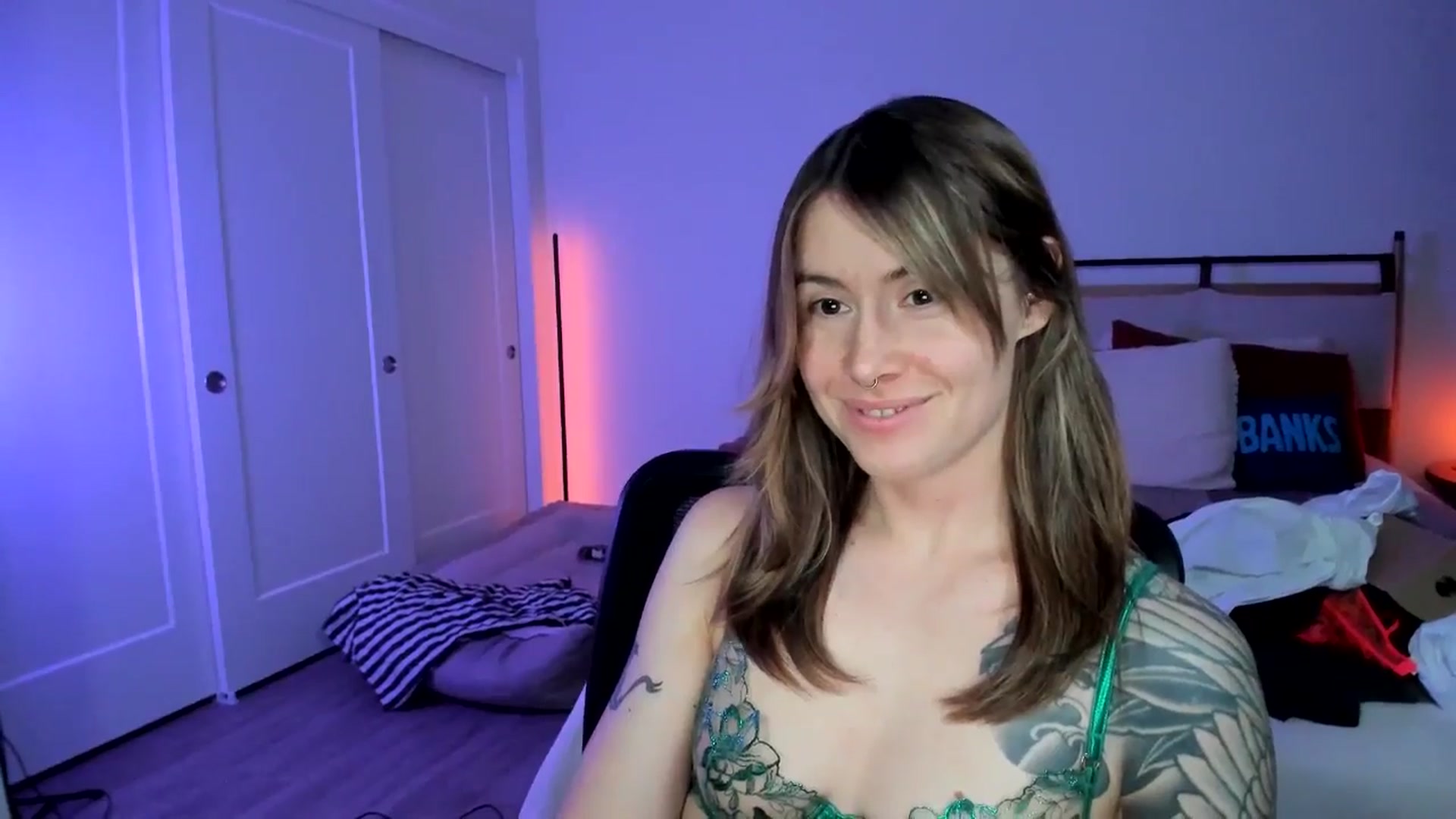 Gallery image thumbnail from ImperialKiss's myfreecams stream on, 06/19/2025, 07:00 image 19 of 20