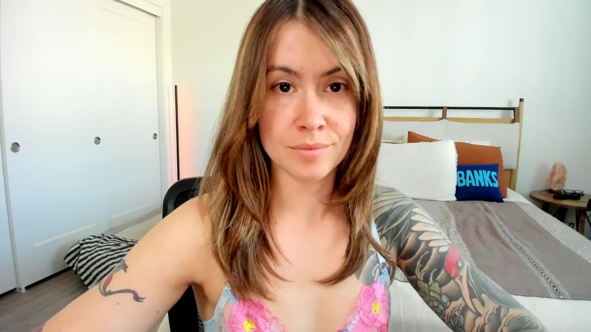 Gallery image thumbnail from ImperialKiss's myfreecams stream on, 06/19/2025, 07:00 image 2 of 20