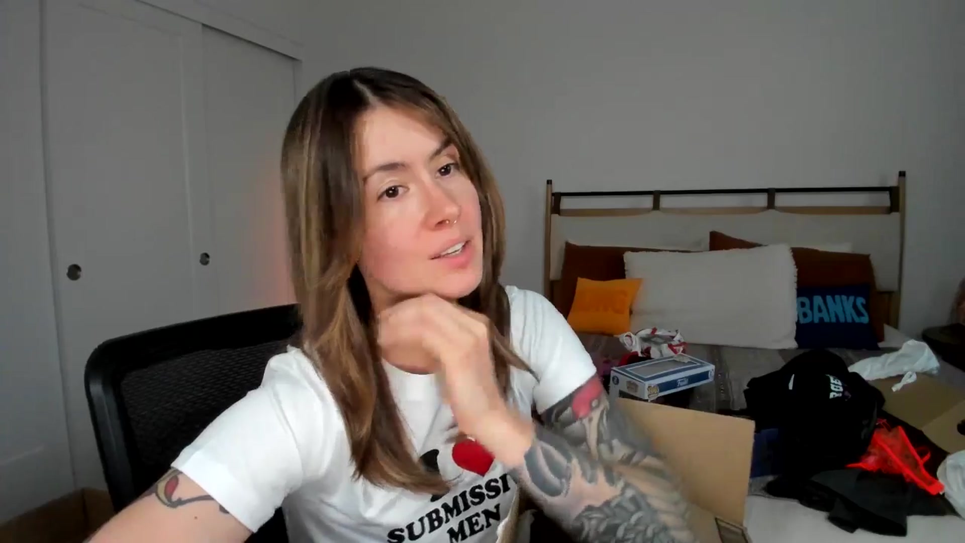 Gallery image thumbnail from ImperialKiss's myfreecams stream on, 06/19/2025, 07:00 image 7 of 20