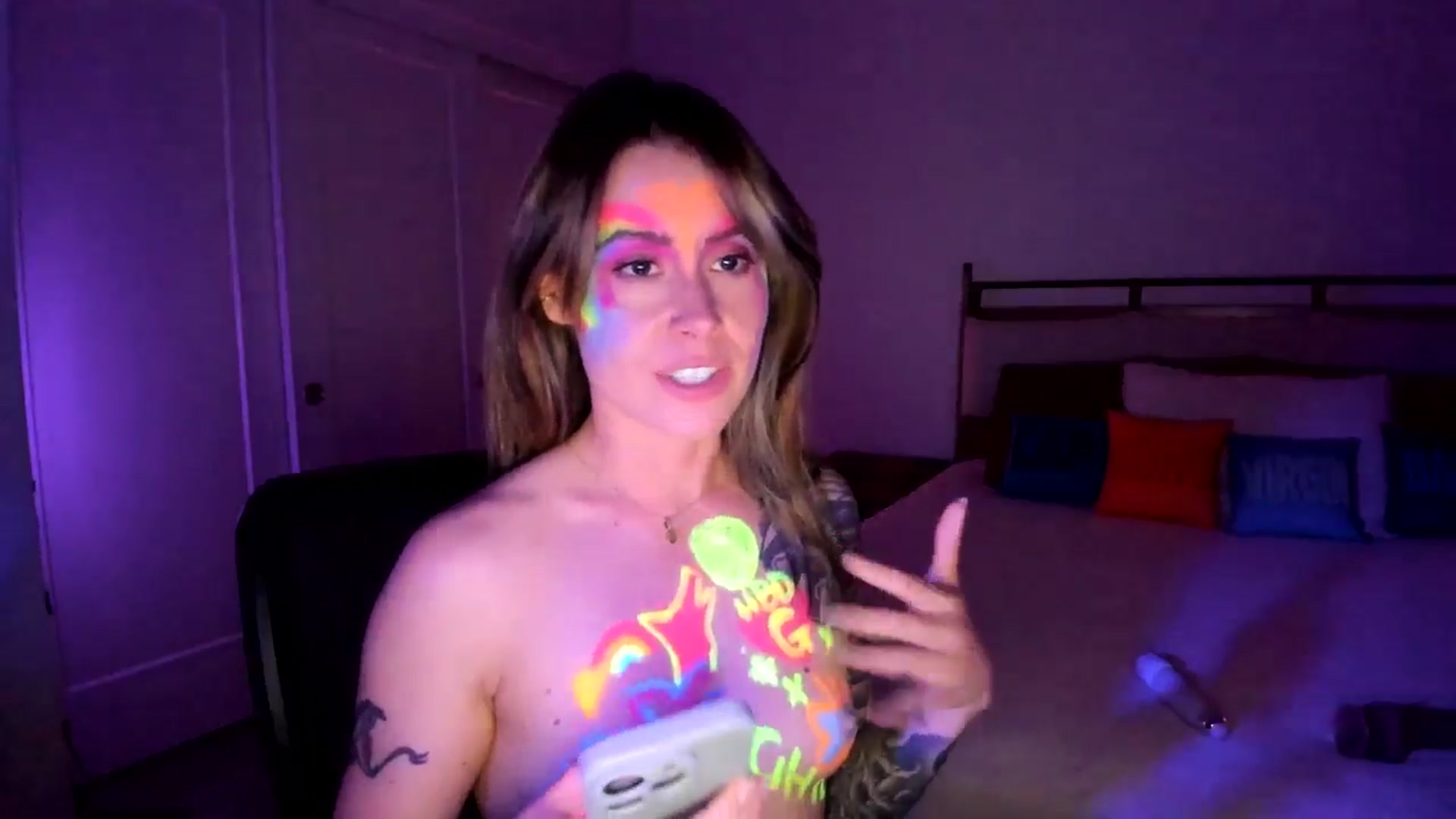 Gallery image thumbnail from ImperialKiss's myfreecams stream on, 06/26/2025, 07:16 image 17 of 20