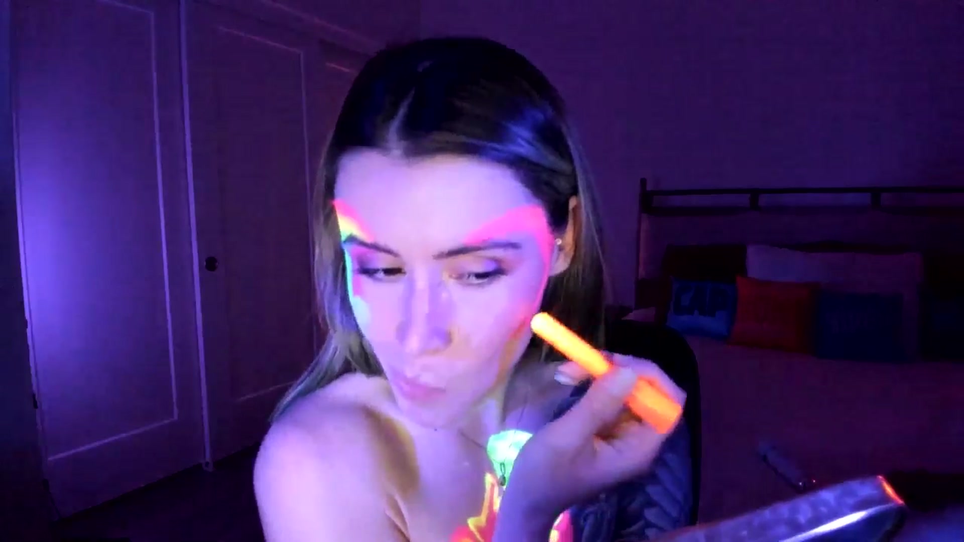 Gallery image thumbnail from ImperialKiss's myfreecams stream on, 06/26/2025, 07:16 image 9 of 20