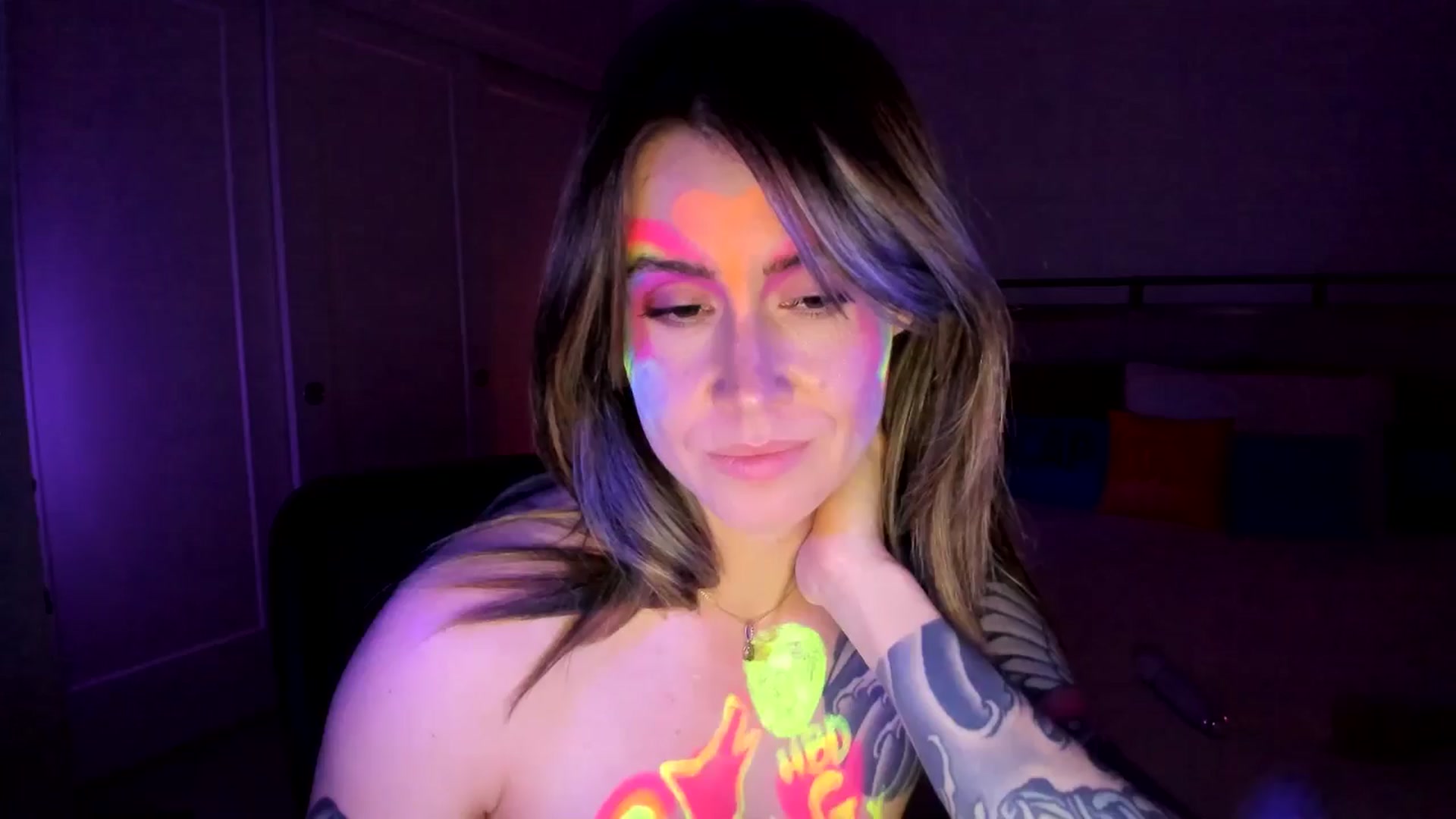 Gallery image thumbnail from ImperialKiss's myfreecams stream on, 06/26/2025, 07:16 image 18 of 20