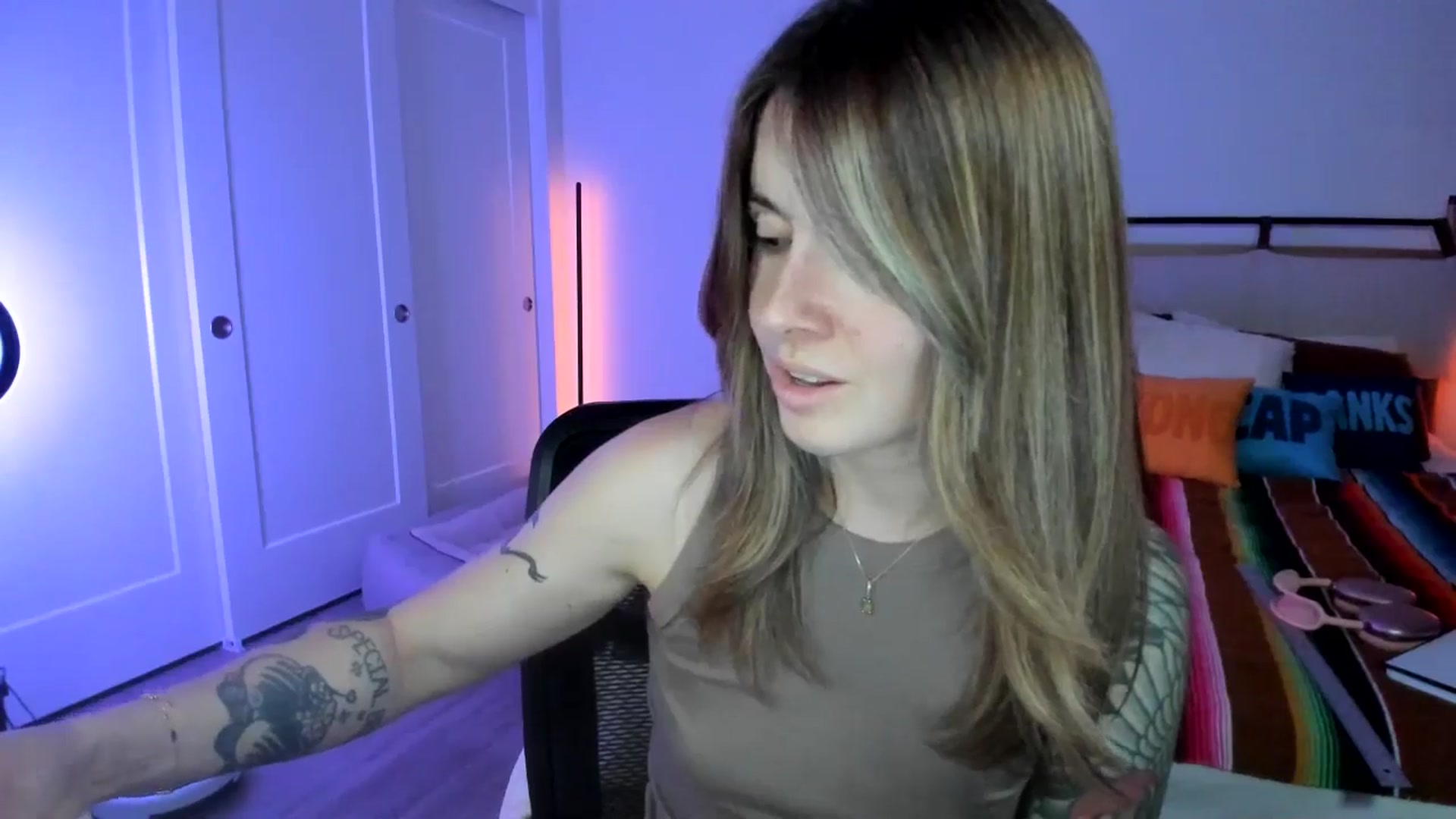 Gallery image thumbnail from ImperialKiss's myfreecams stream on, 07/31/2025, 06:38 image 11 of 20