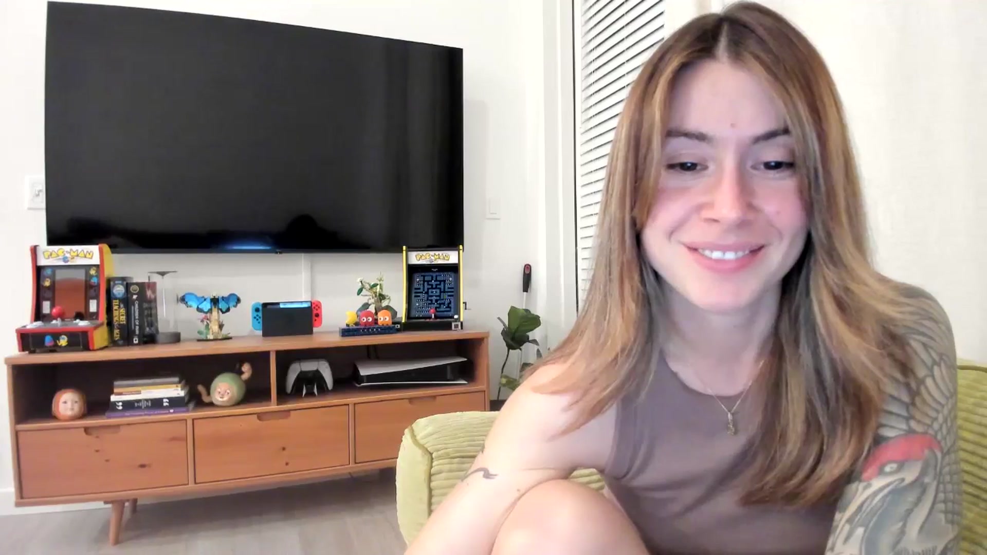 Gallery image thumbnail from ImperialKiss's myfreecams stream on, 08/01/2025, 05:52 image 3 of 20