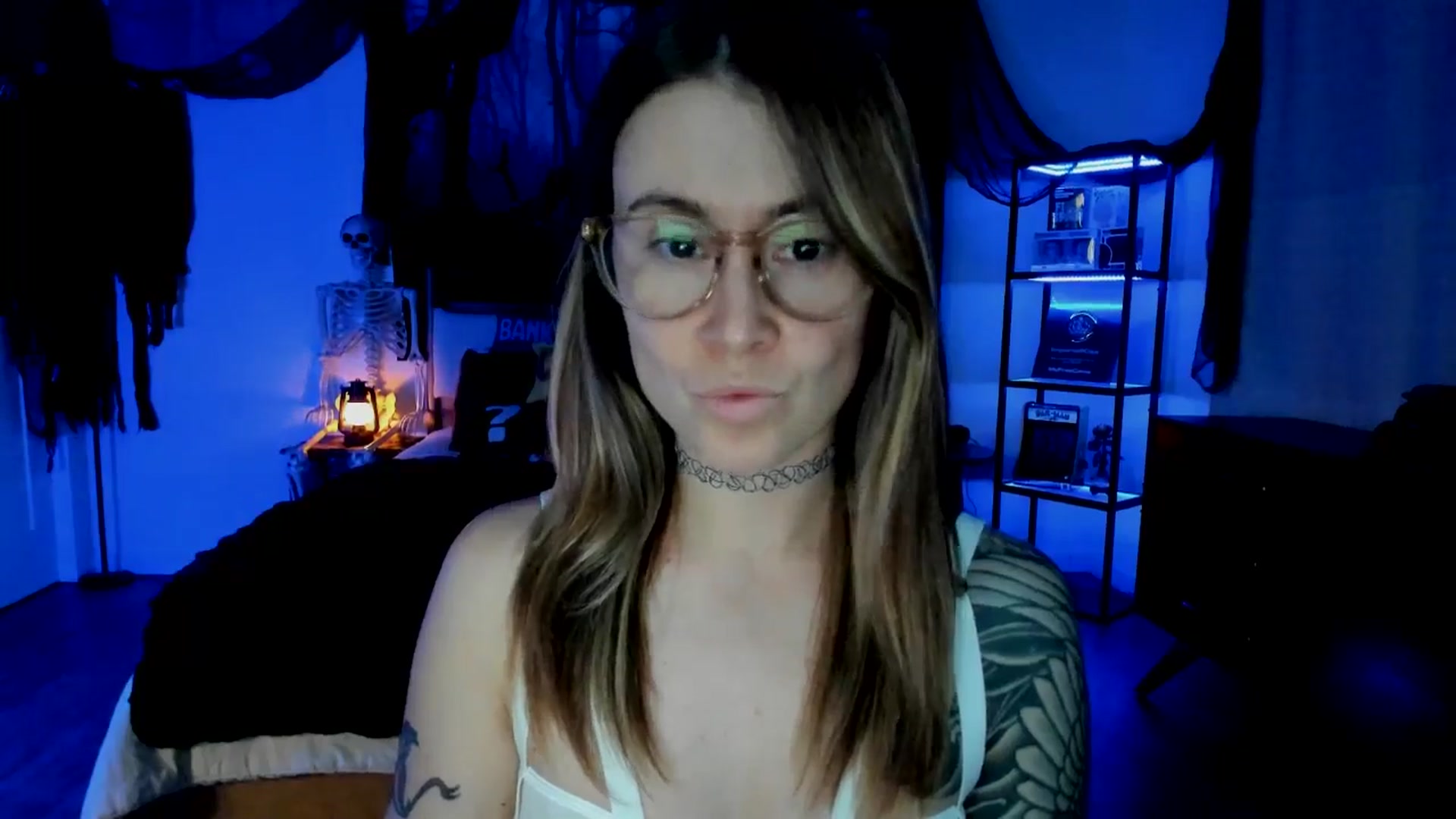Gallery image thumbnail from ImperialKiss's myfreecams stream on, 10/04/2025, 04:53 image 14 of 20