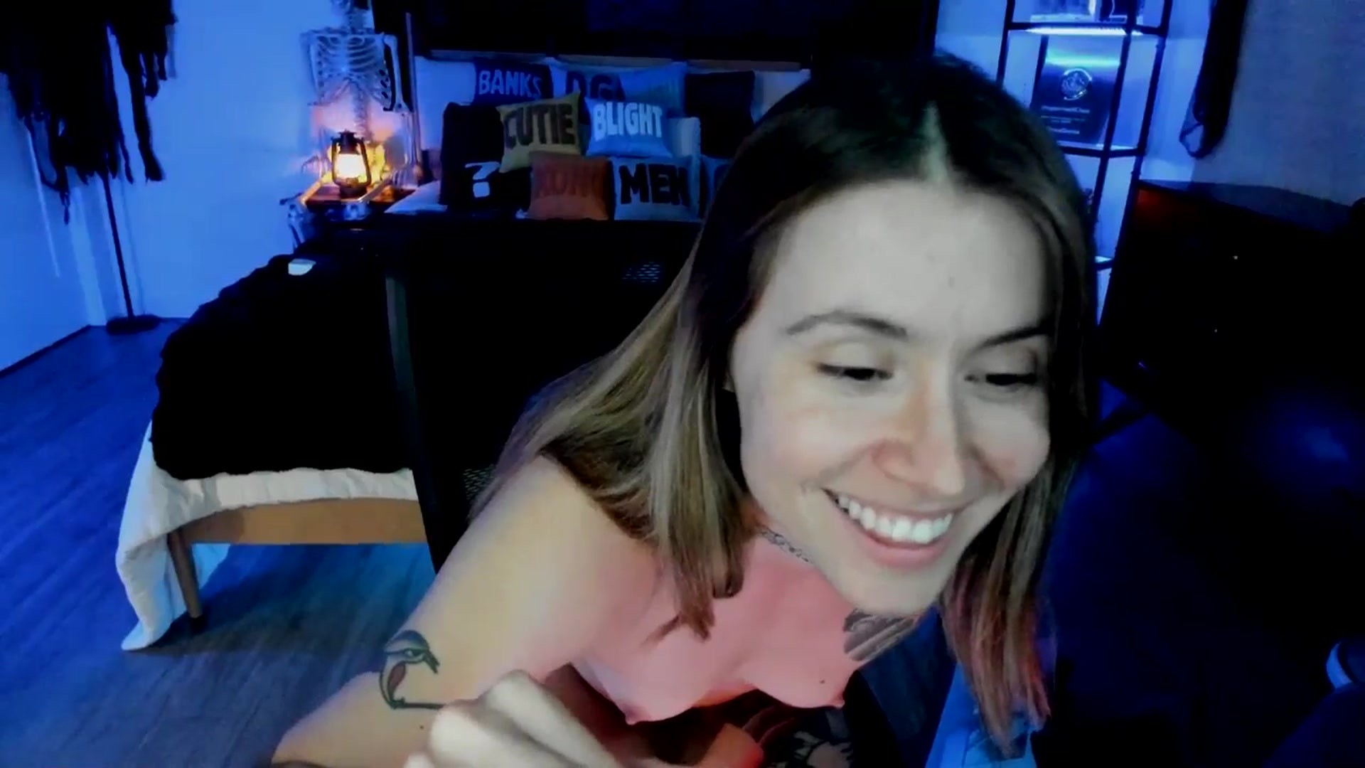 Gallery image thumbnail from ImperialKiss's myfreecams stream on, 10/04/2025, 07:27 image 6 of 20