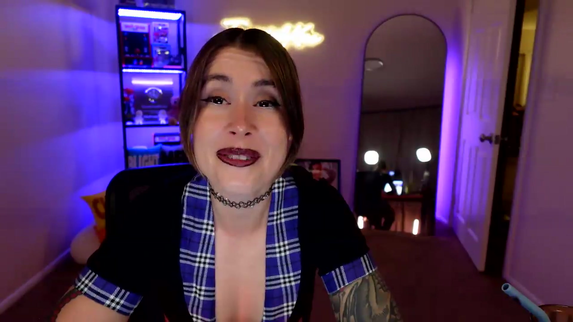 Gallery image thumbnail from ImperialKiss's myfreecams stream on, 05/13/2026, 04:39 image 17 of 20