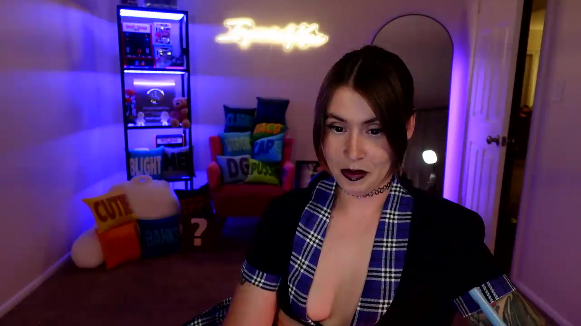 Gallery image thumbnail from ImperialKiss's myfreecams stream on, 05/13/2026, 04:39 image 11 of 20