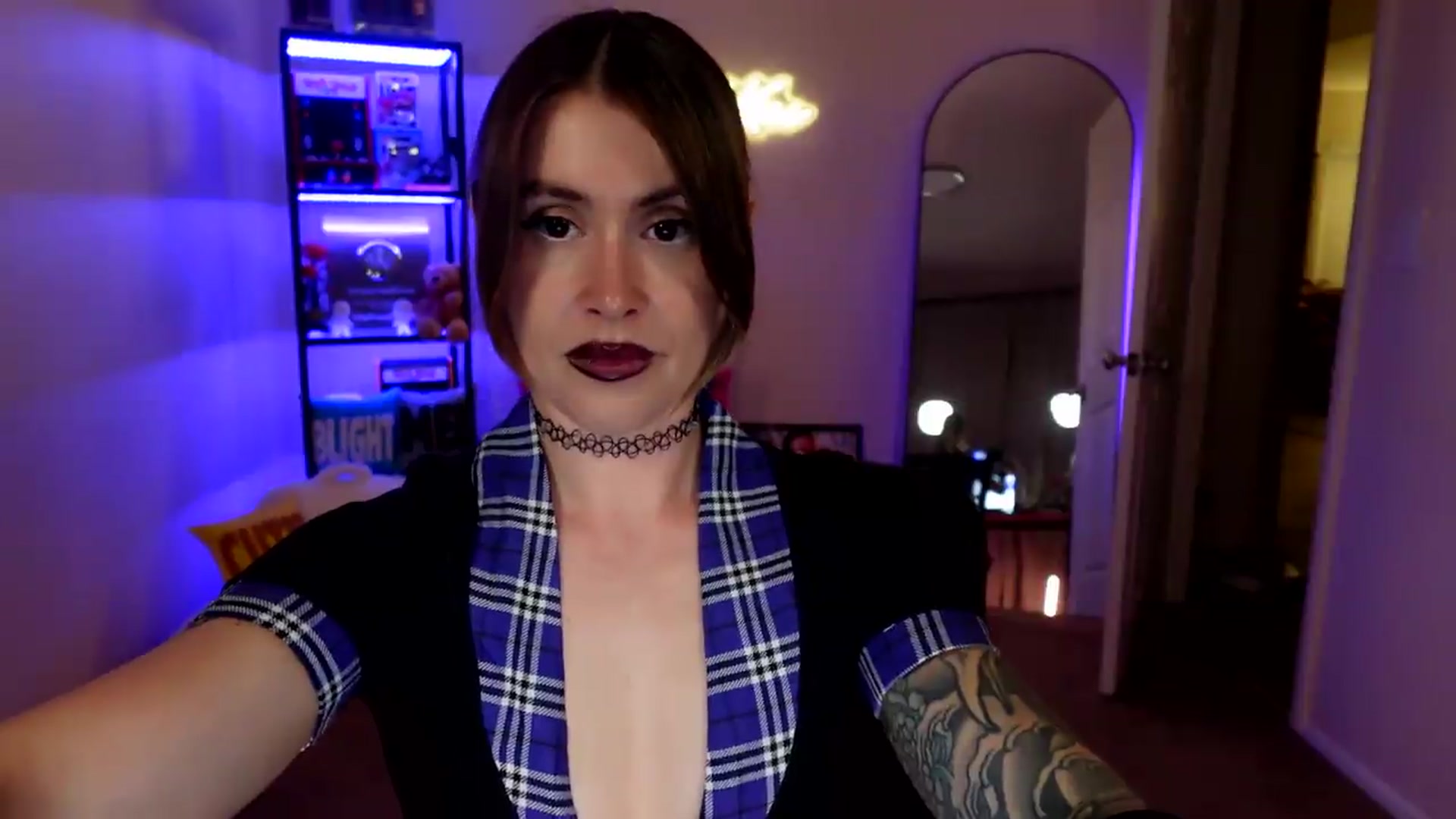 Gallery image thumbnail from ImperialKiss's myfreecams stream on, 05/13/2026, 05:32 image 17 of 20
