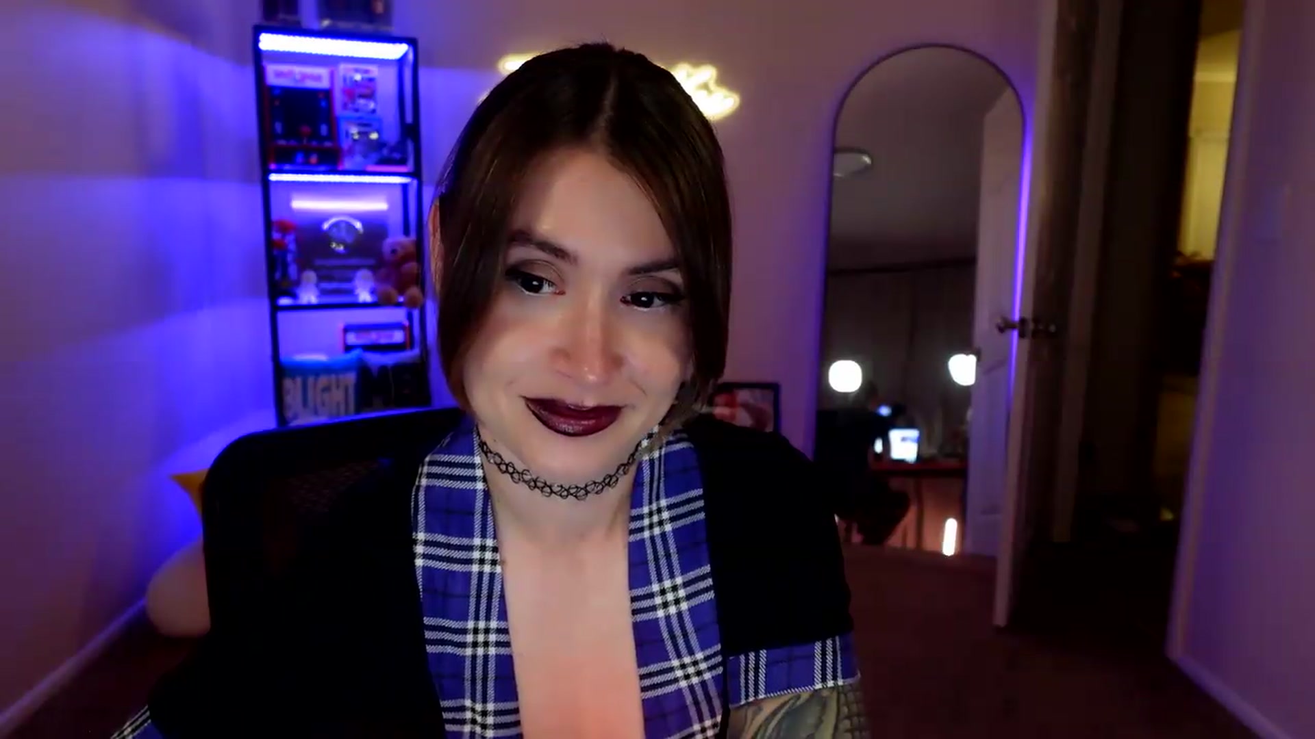 Gallery image thumbnail from ImperialKiss's myfreecams stream on, 05/13/2026, 05:32 image 8 of 20