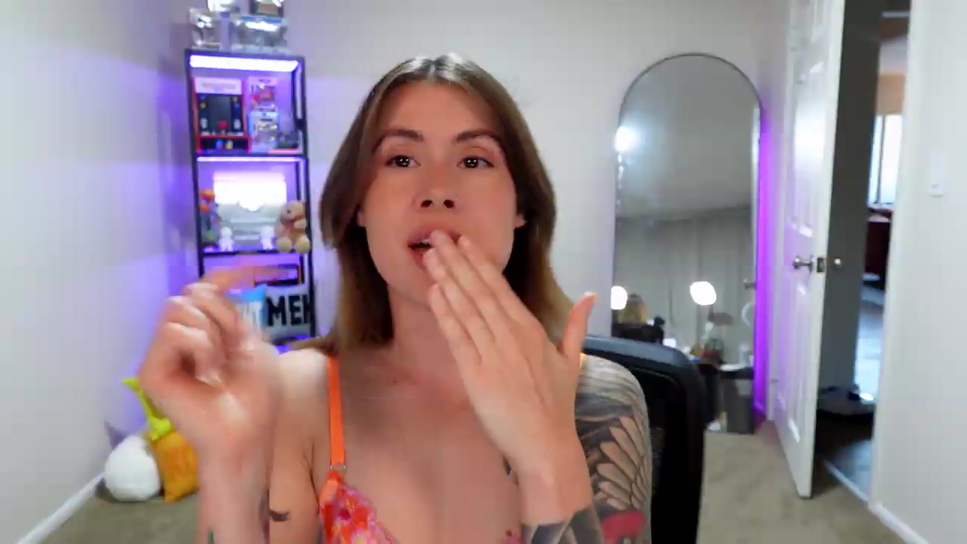 Gallery image thumbnail from ImperialKiss's myfreecams stream on, 05/15/2026, 02:51 image 15 of 20