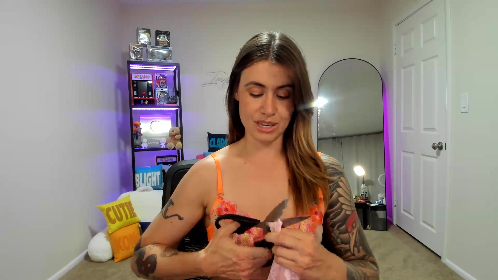 Gallery image thumbnail from ImperialKiss's myfreecams stream on, 05/15/2026, 05:12 image 6 of 20