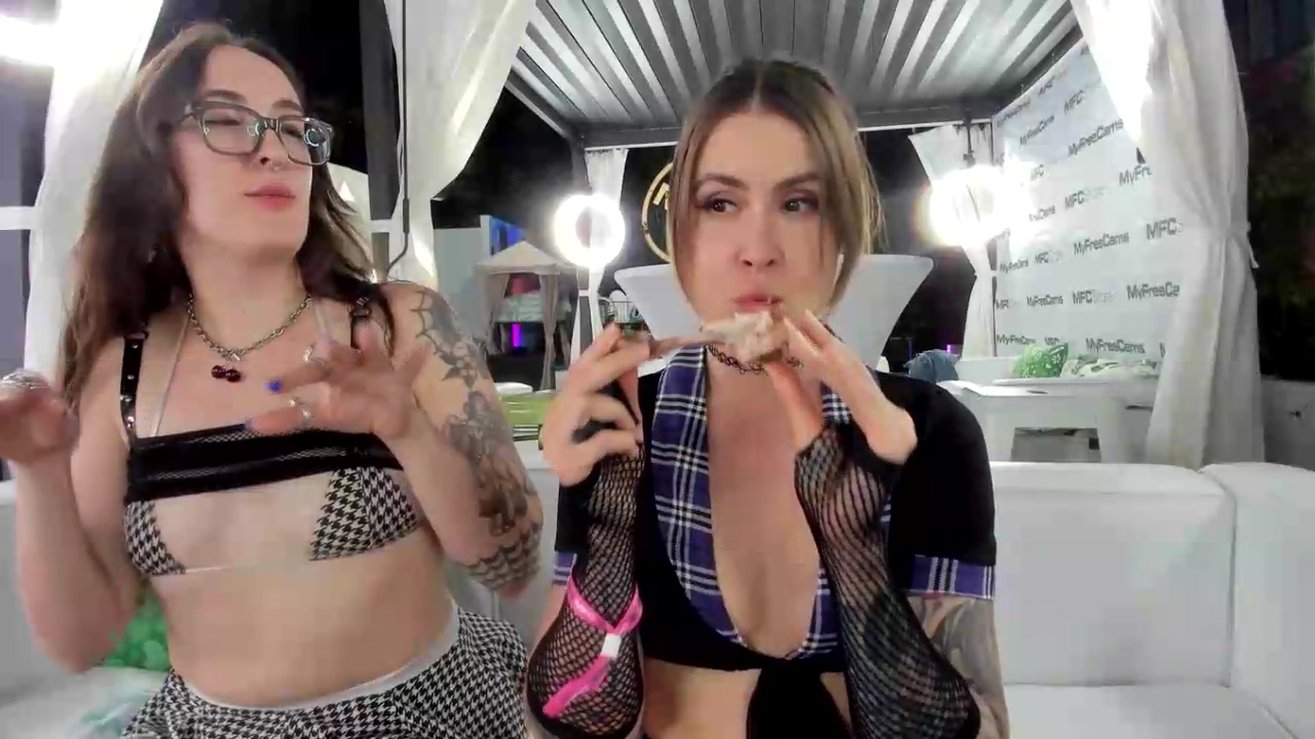 Gallery image thumbnail from ImperialKiss's myfreecams stream on, 05/19/2026, 04:03 image 3 of 20