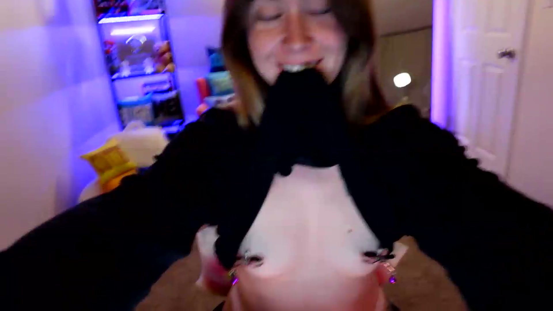Gallery image thumbnail from ImperialKiss's myfreecams stream on, 05/27/2026, 07:13 image 16 of 20