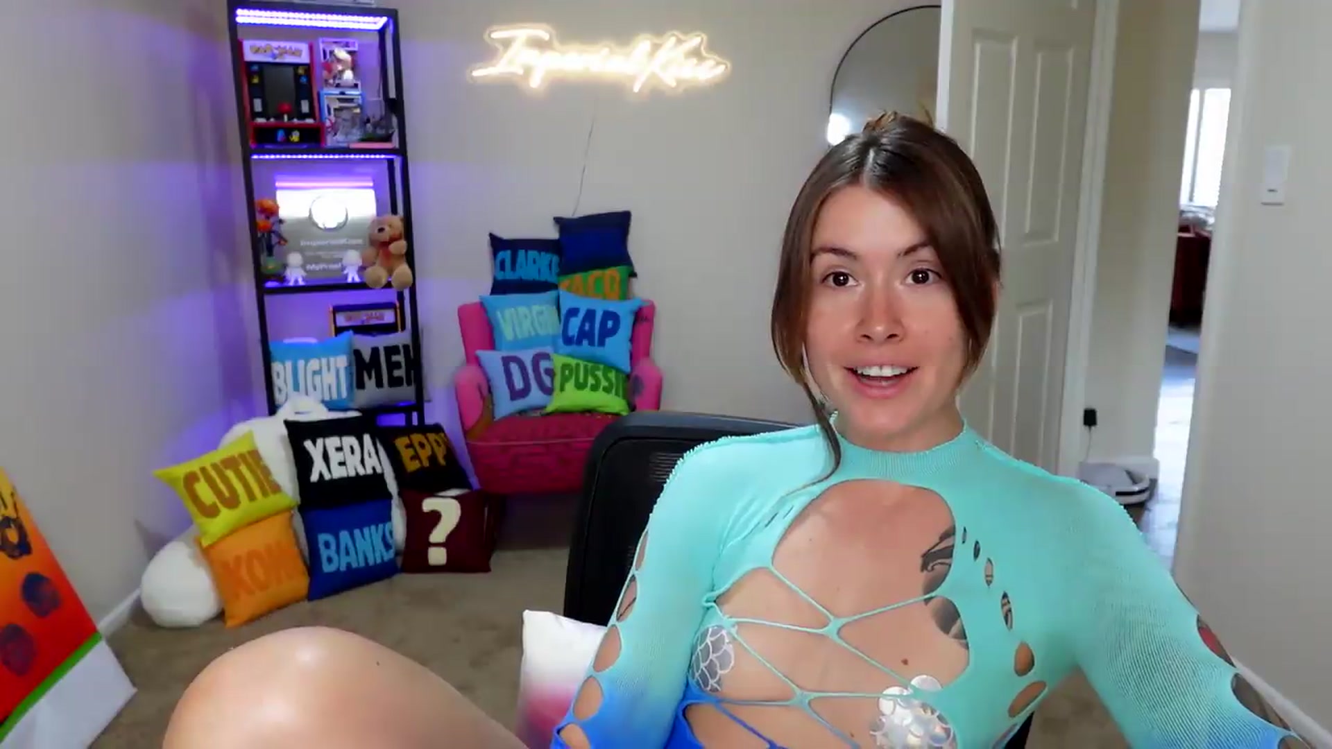 Gallery image thumbnail from ImperialKiss's myfreecams stream on, 06/05/2026, 22:43 image 18 of 20