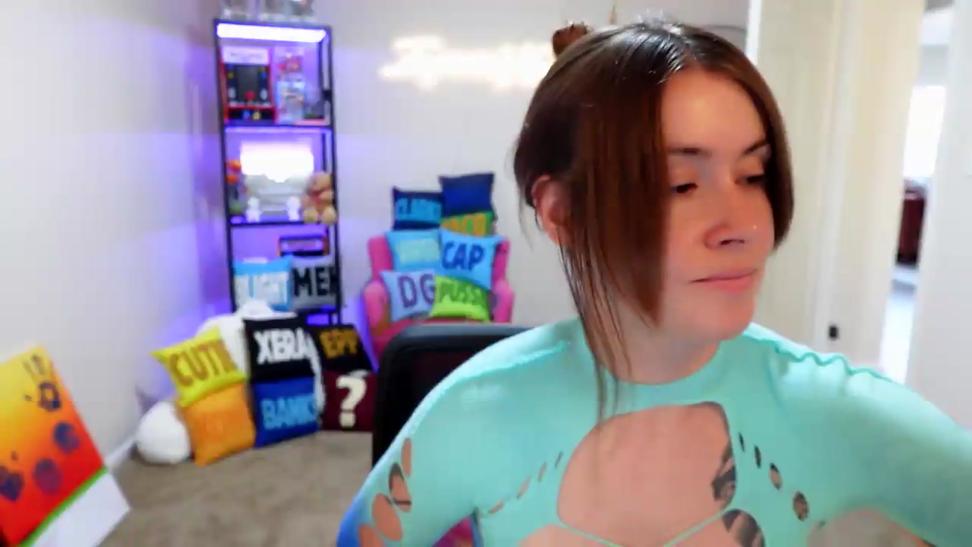 Gallery image thumbnail from ImperialKiss's myfreecams stream on, 06/06/2026, 02:29 image 8 of 20