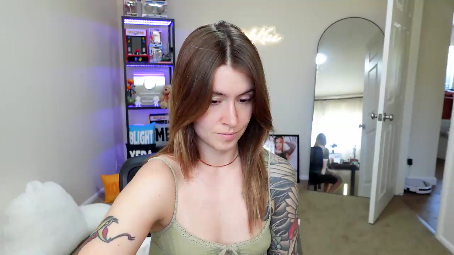 Gallery image thumbnail from ImperialKiss's myfreecams stream on, 06/07/2026, 22:08 image 18 of 20
