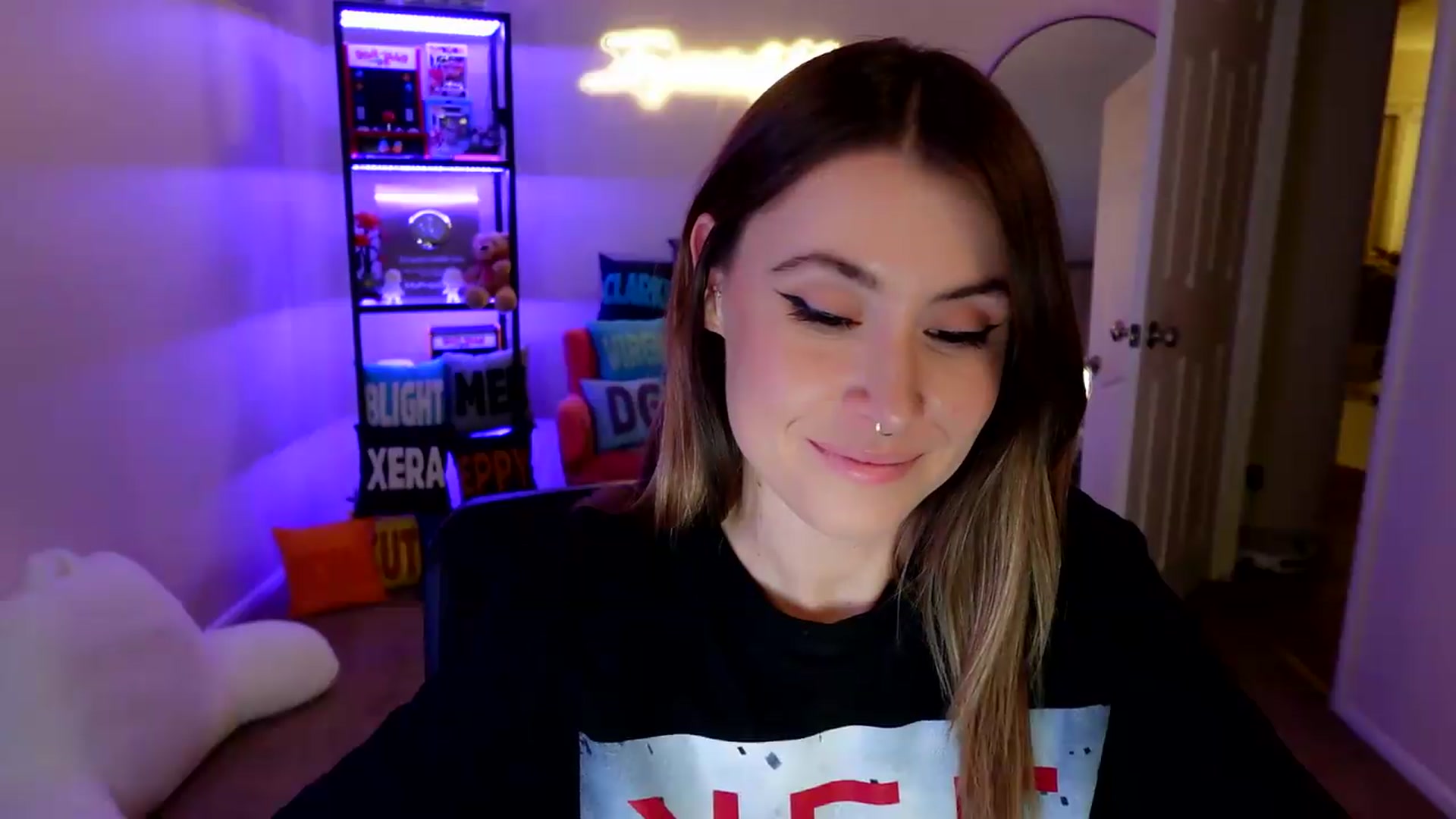 Gallery image thumbnail from ImperialKiss's myfreecams stream on, 06/09/2026, 07:12 image 8 of 20