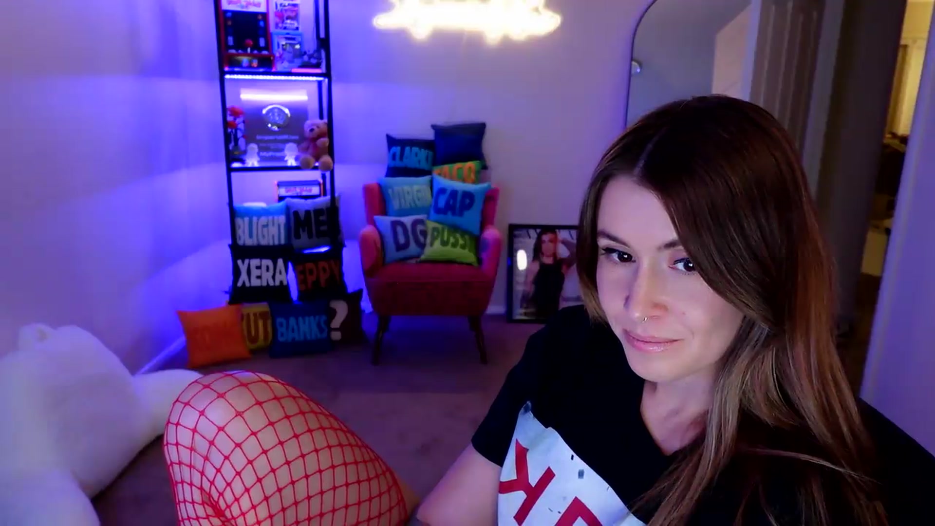 Gallery image thumbnail from ImperialKiss's myfreecams stream on, 06/09/2026, 07:12 image 6 of 20