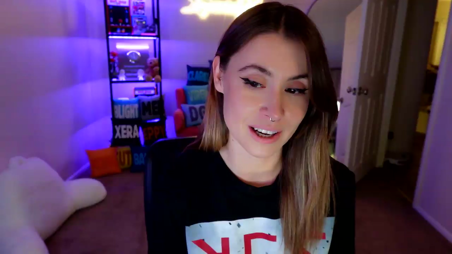 Gallery image thumbnail from ImperialKiss's myfreecams stream on, 06/09/2026, 07:12 image 3 of 20