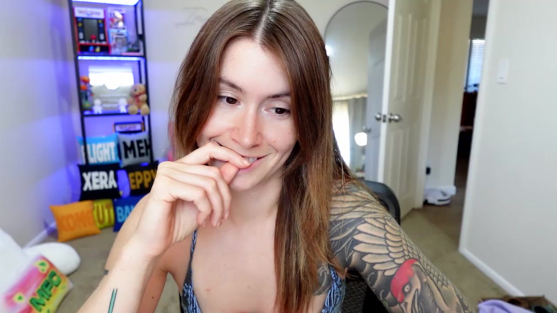 Gallery image thumbnail from ImperialKiss's myfreecams stream on, 06/14/2026, 21:14 image 17 of 20