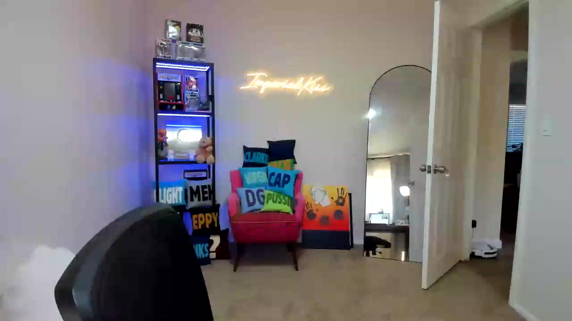 Gallery image thumbnail from ImperialKiss's myfreecams stream on, 06/15/2026, 24:04 image 5 of 20