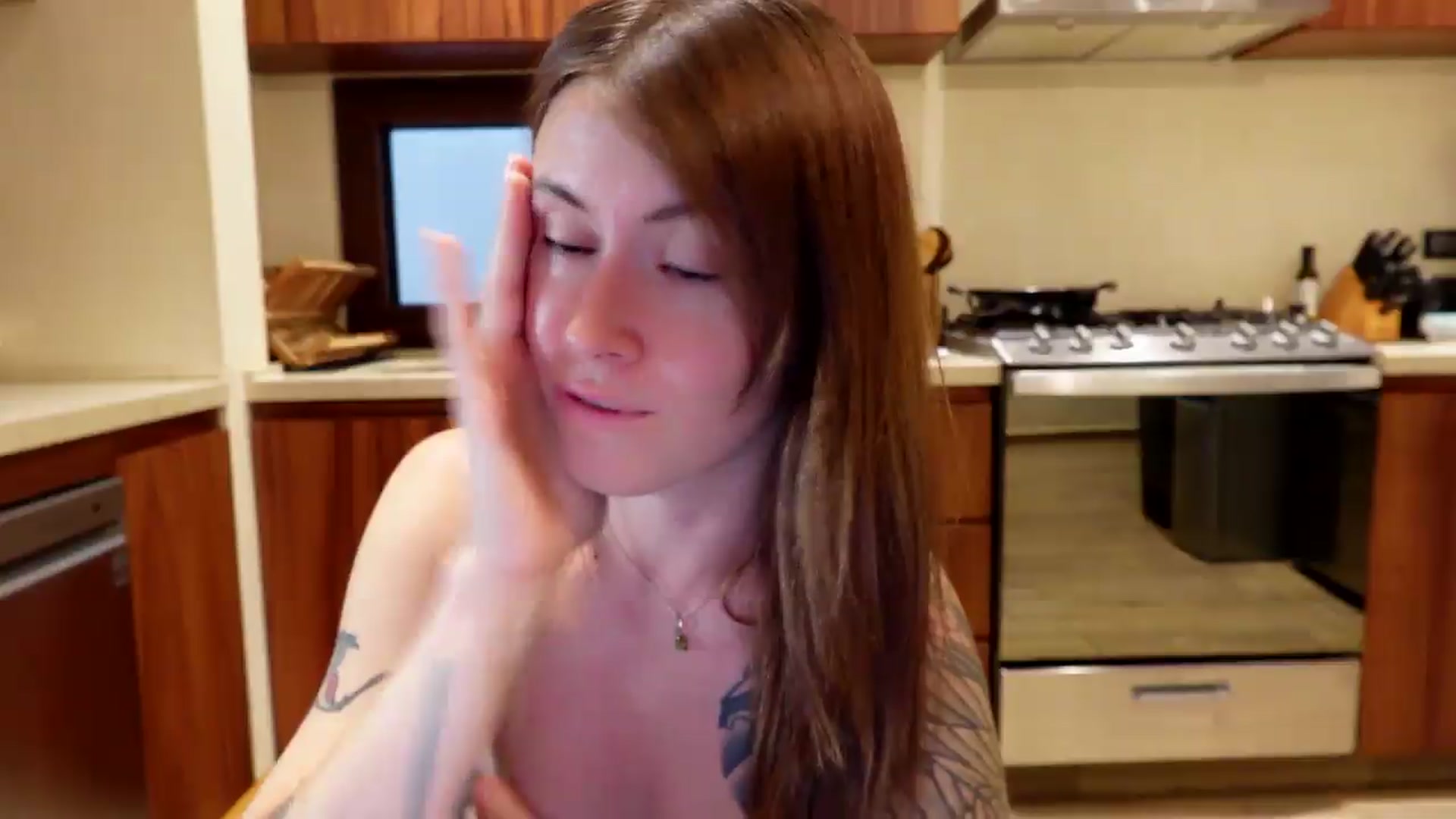 Gallery image thumbnail from ImperialKiss's myfreecams stream on, 07/18/2026, 23:01 image 12 of 20