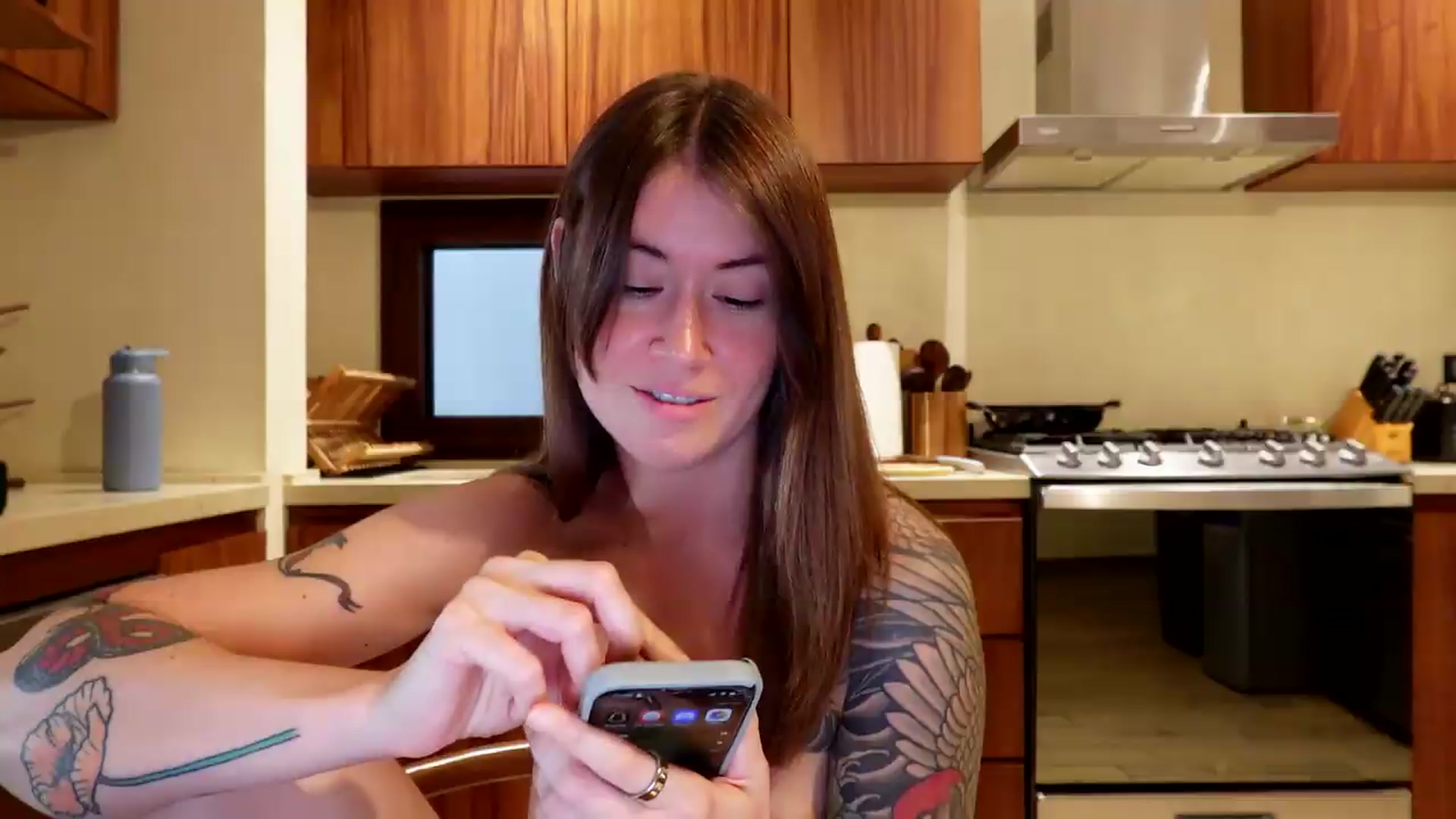 Gallery image thumbnail from ImperialKiss's myfreecams stream on, 08/08/2026, 22:28 image 12 of 20