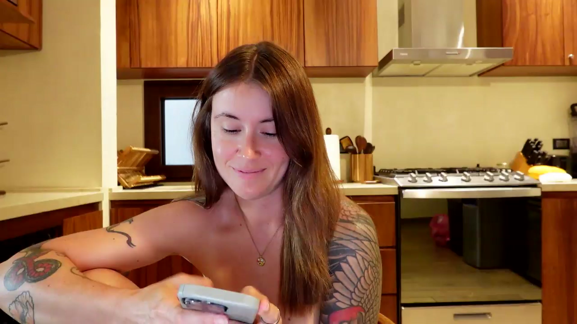 Gallery image thumbnail from ImperialKiss's myfreecams stream on, 08/16/2026, 22:10 image 17 of 20
