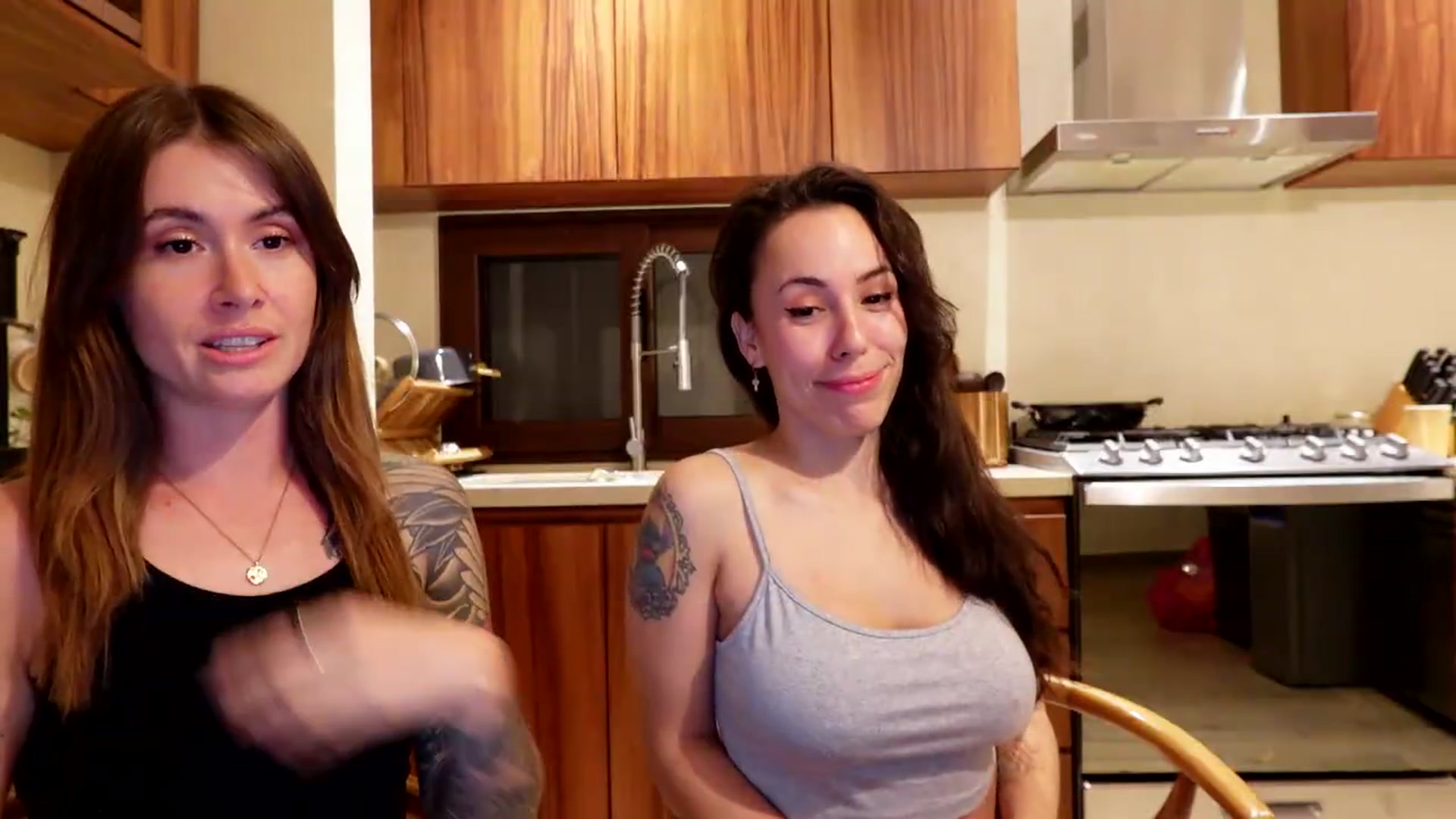 Gallery image thumbnail from ImperialKiss's myfreecams stream on, 08/20/2026, 02:09 image 15 of 20