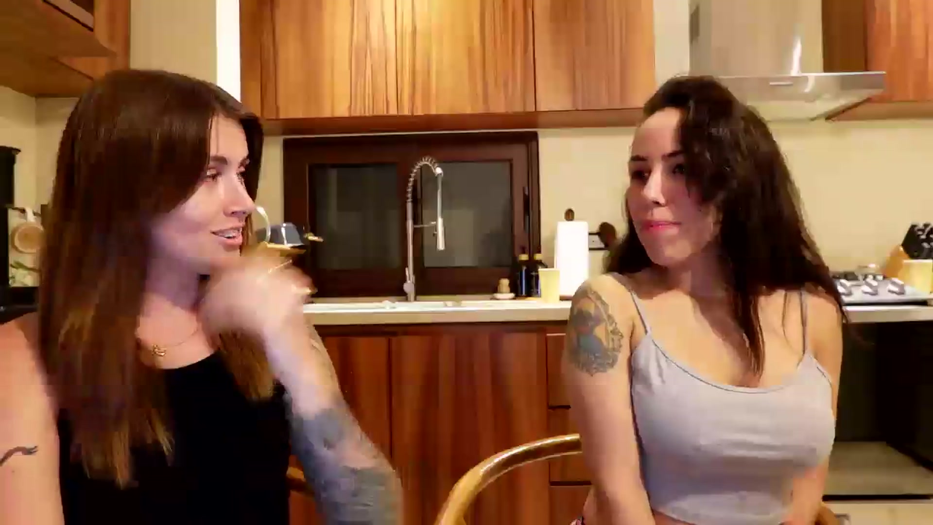 Gallery image thumbnail from ImperialKiss's myfreecams stream on, 08/20/2026, 04:19 image 3 of 20