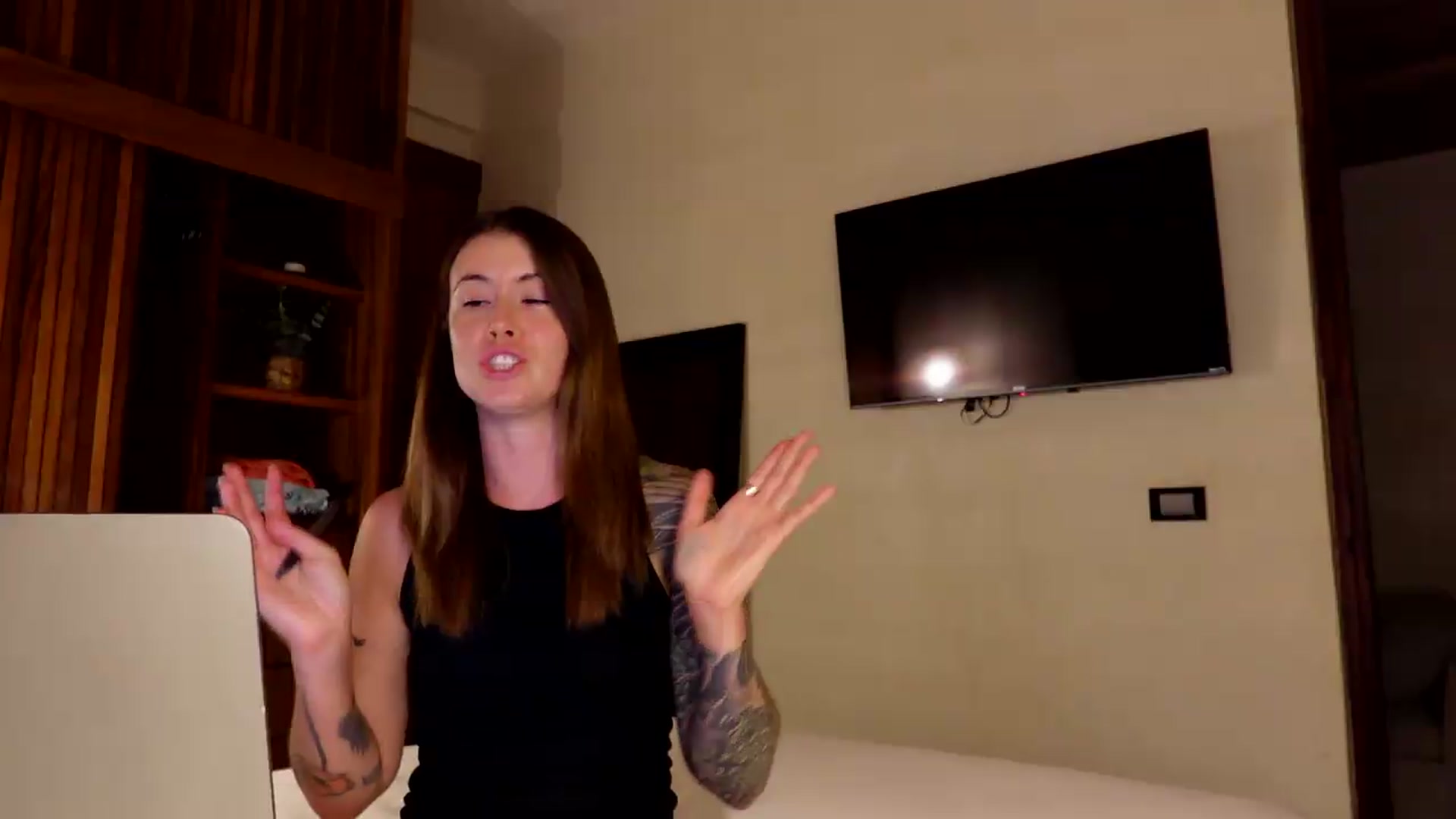 Gallery image thumbnail from ImperialKiss's myfreecams stream on, 08/26/2026, 02:49 image 12 of 20