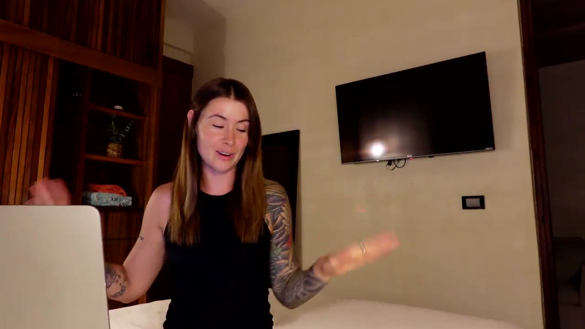 Gallery image thumbnail from ImperialKiss's myfreecams stream on, 08/26/2026, 02:49 image 6 of 20
