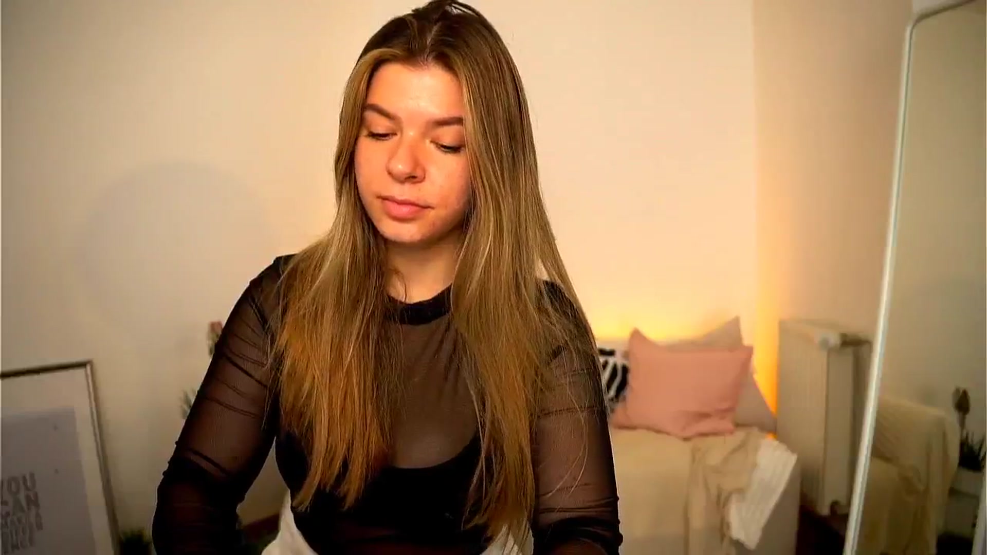 Gallery image thumbnail from Imsofia___'s myfreecams stream on, 09/27/2024, 12:04 image 3 of 20
