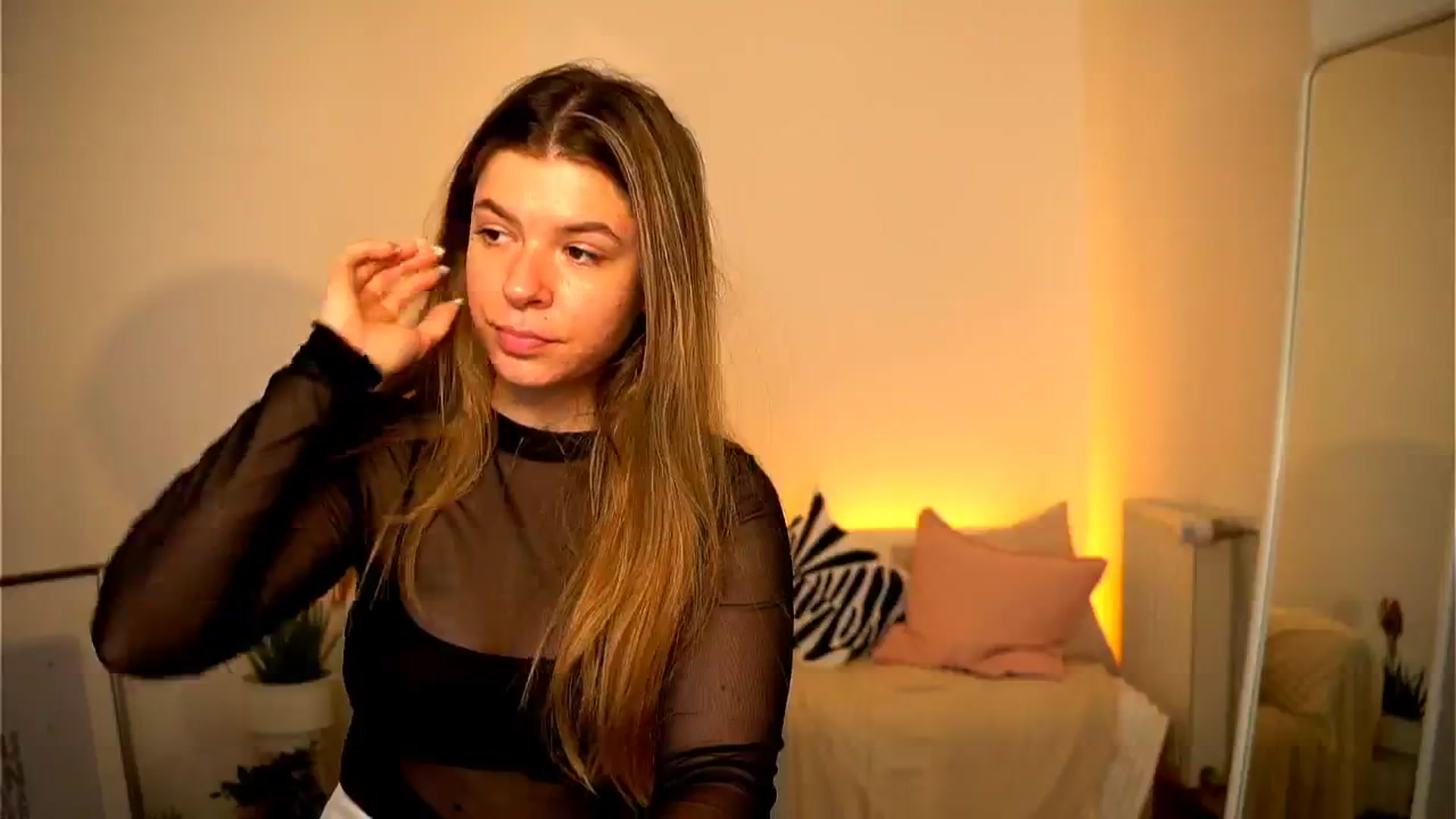 Gallery image thumbnail from Imsofia___'s myfreecams stream on, 09/27/2024, 13:52 image 19 of 20