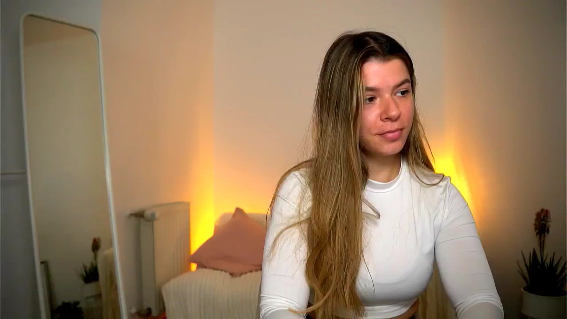 Gallery image thumbnail from Imsofia___'s myfreecams stream on, 09/28/2024, 11:27 image 2 of 20